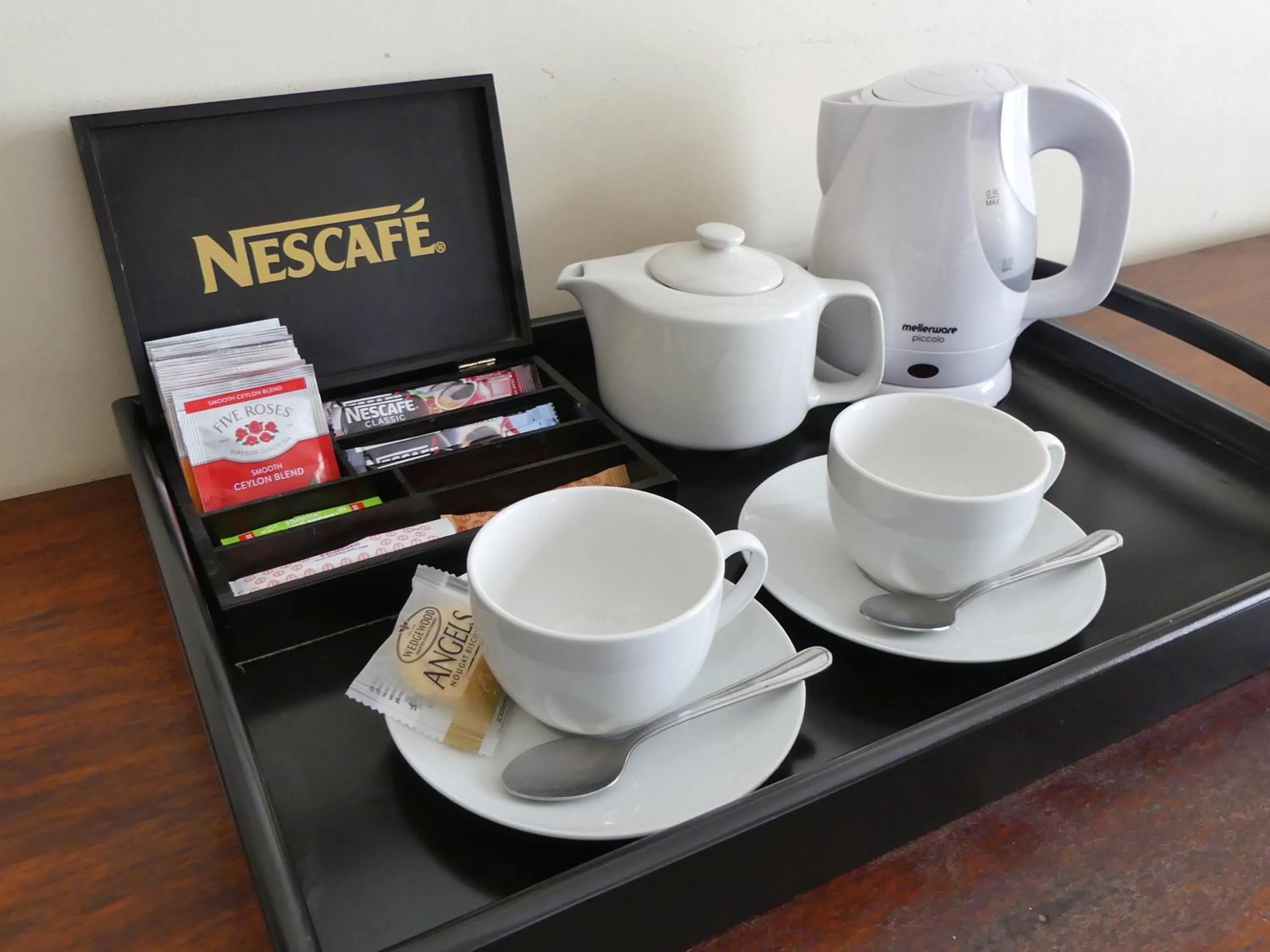 Coffee/tea facilities in 39 on Church