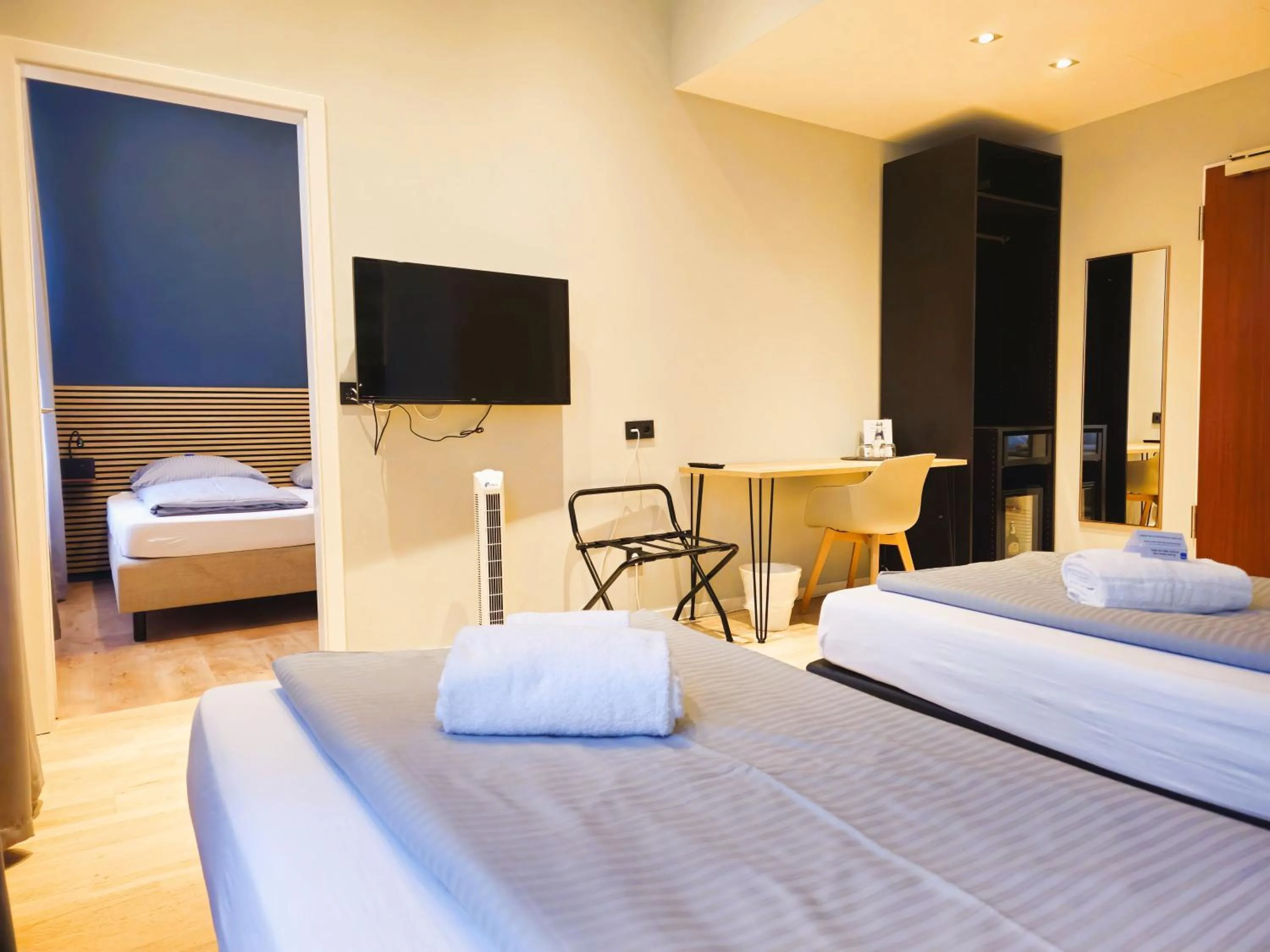 Photo of the whole room, Bed in ARRIVEL Hotel Kirchheim - bisher Novitel