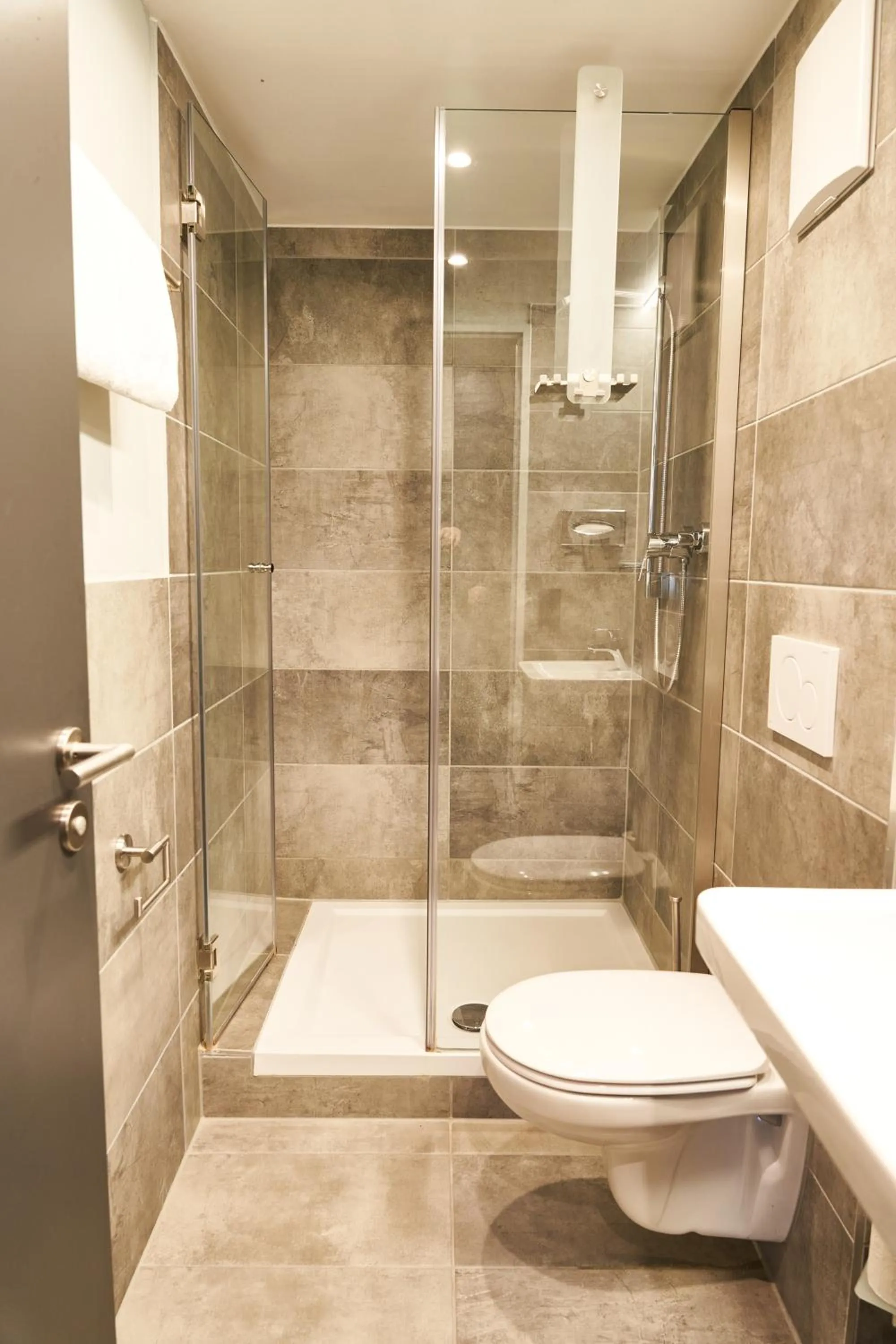 Bathroom in ARRIVEL Hotel Kirchheim - bisher Novitel