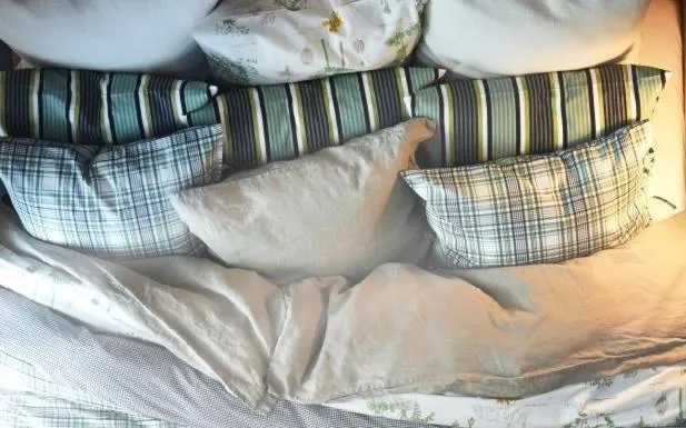 Decorative detail, Bed in Salerno Inn B&B