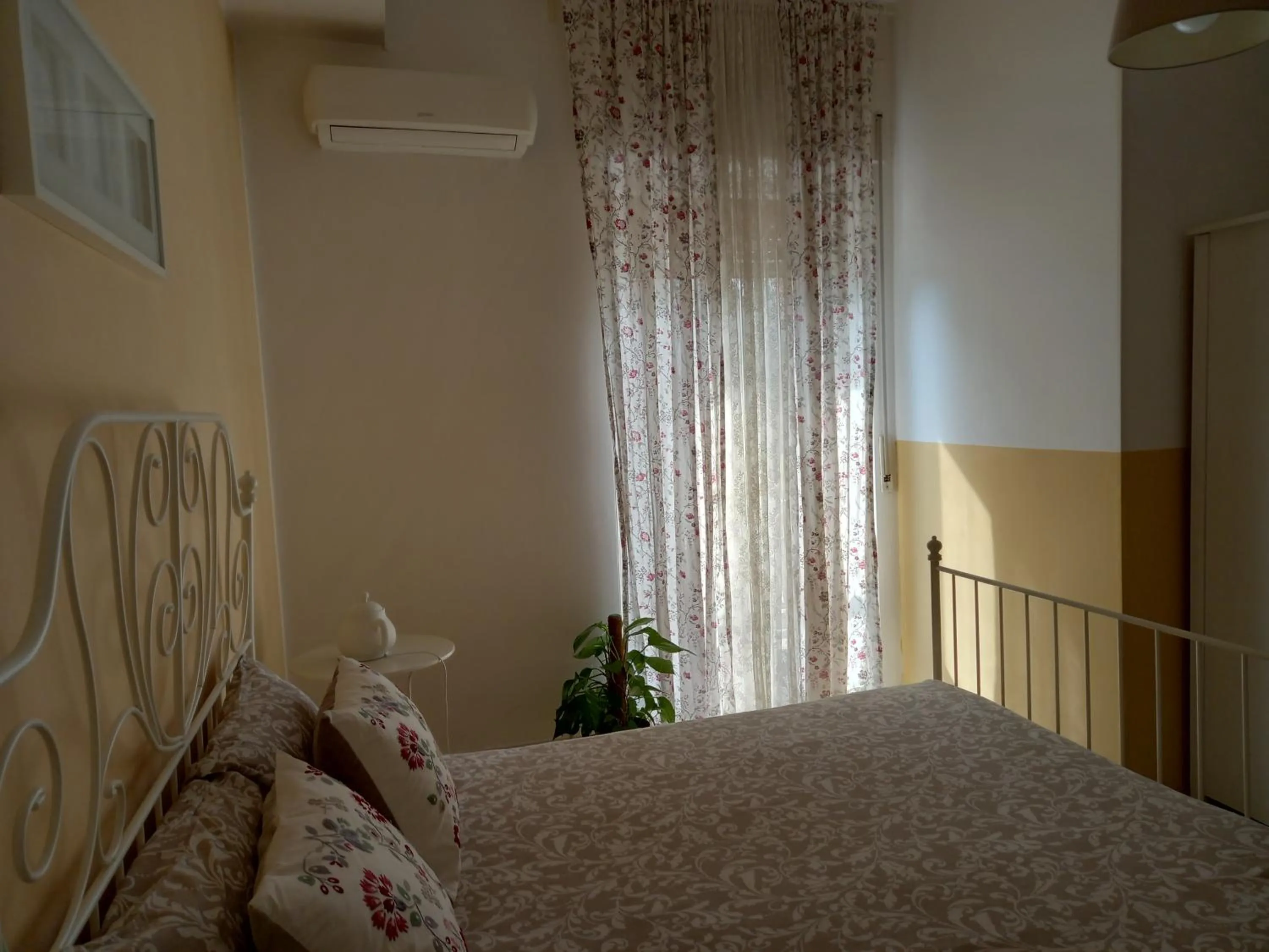 Bed in Salerno Inn B&B