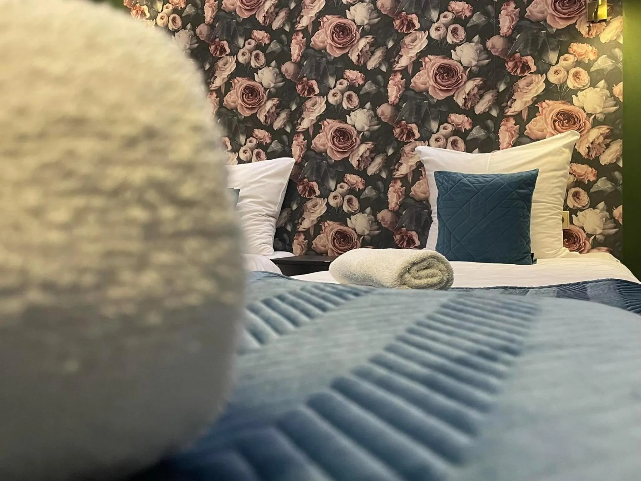 Rynek 14 - Pokoje hotelowe - Cafe&Restaurant - Parking - OrangeTV