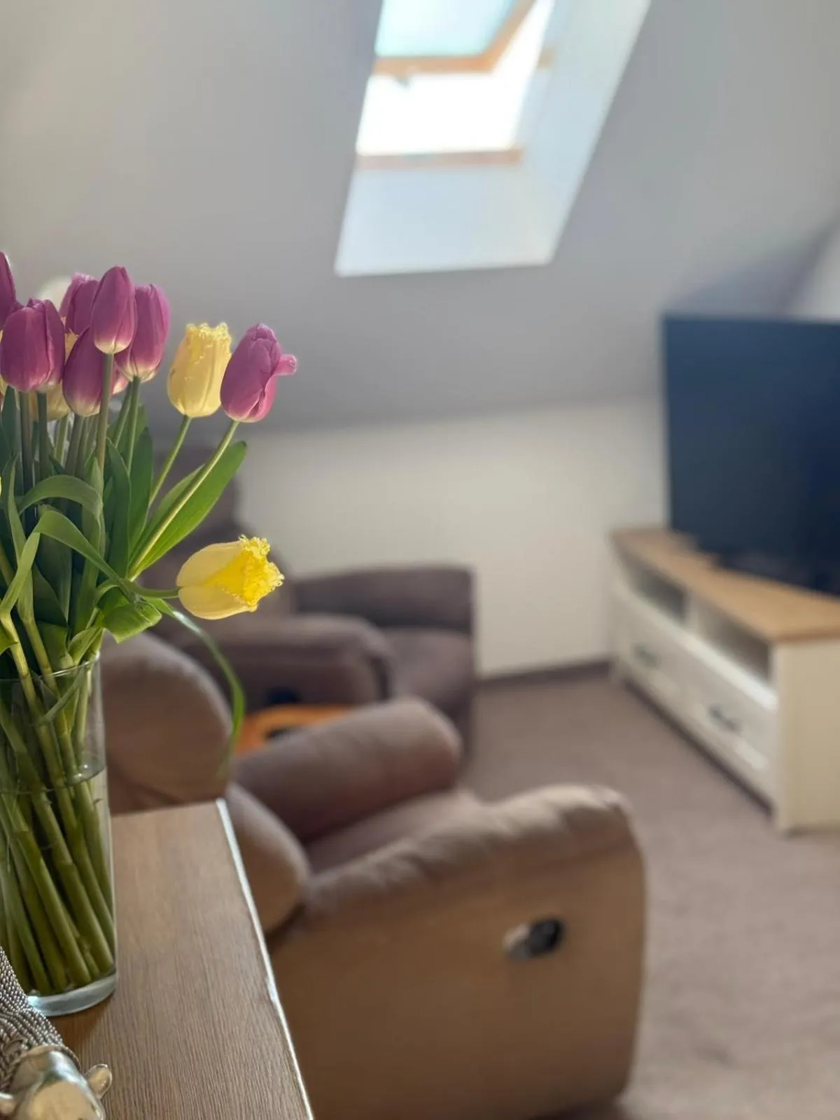 Rynek 14 - Pokoje hotelowe - Cafe&Restaurant - Parking - OrangeTV