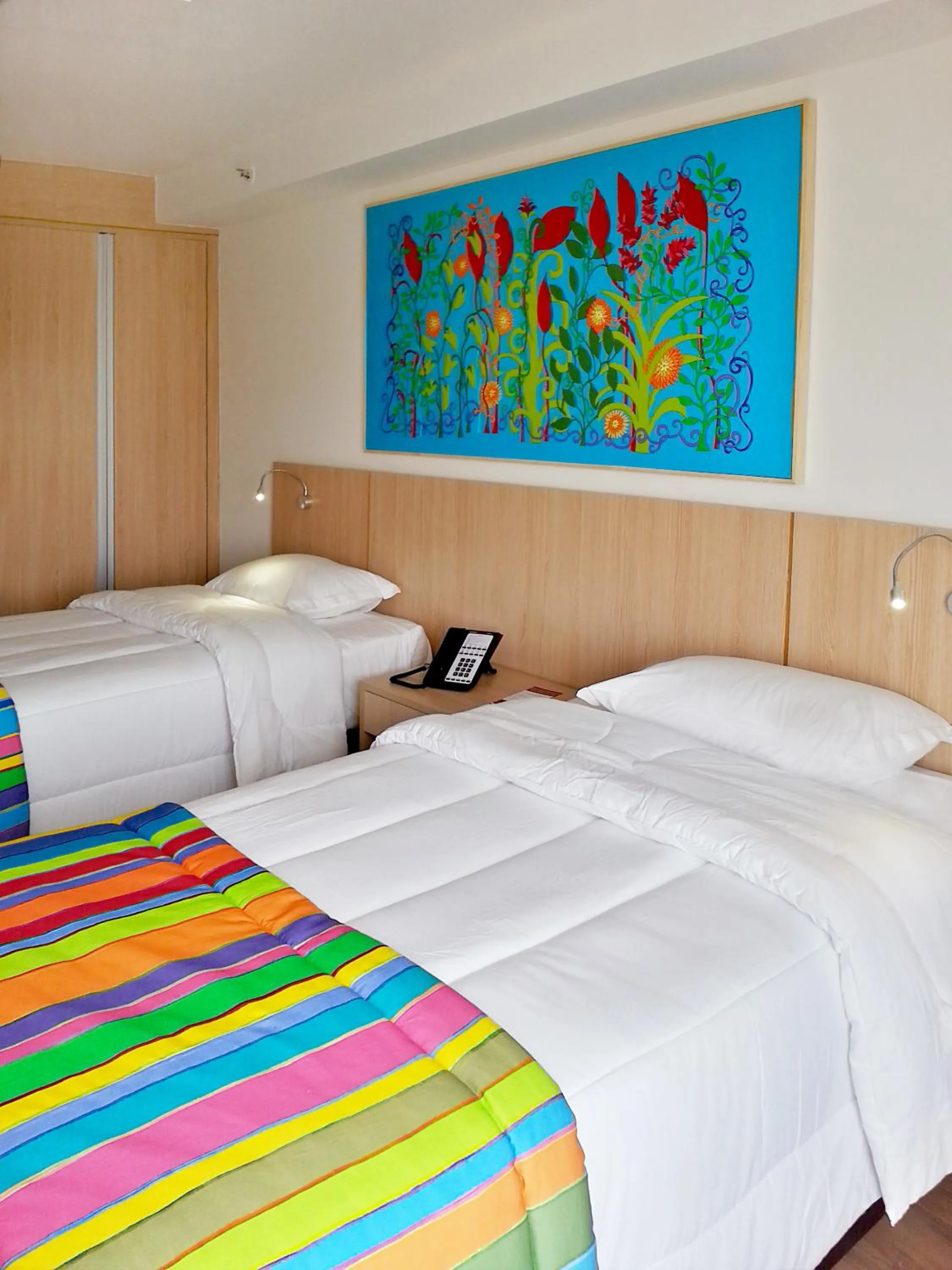 Bedroom, Bed in Royalty Rio Hotel