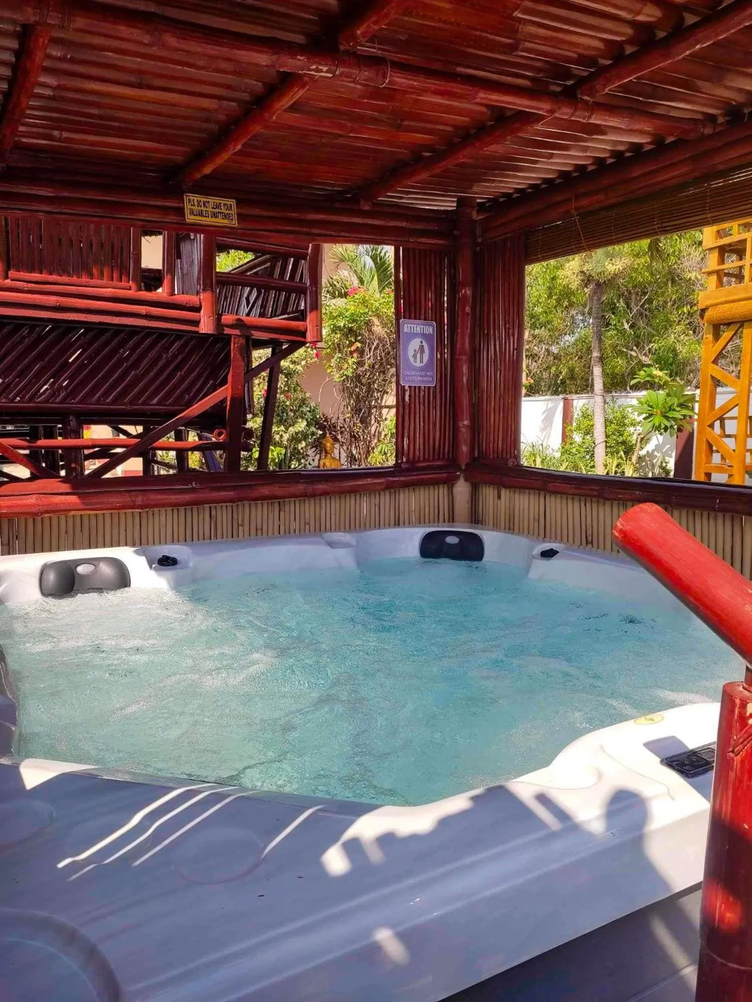 Property building in Olana Bed and Breakfast