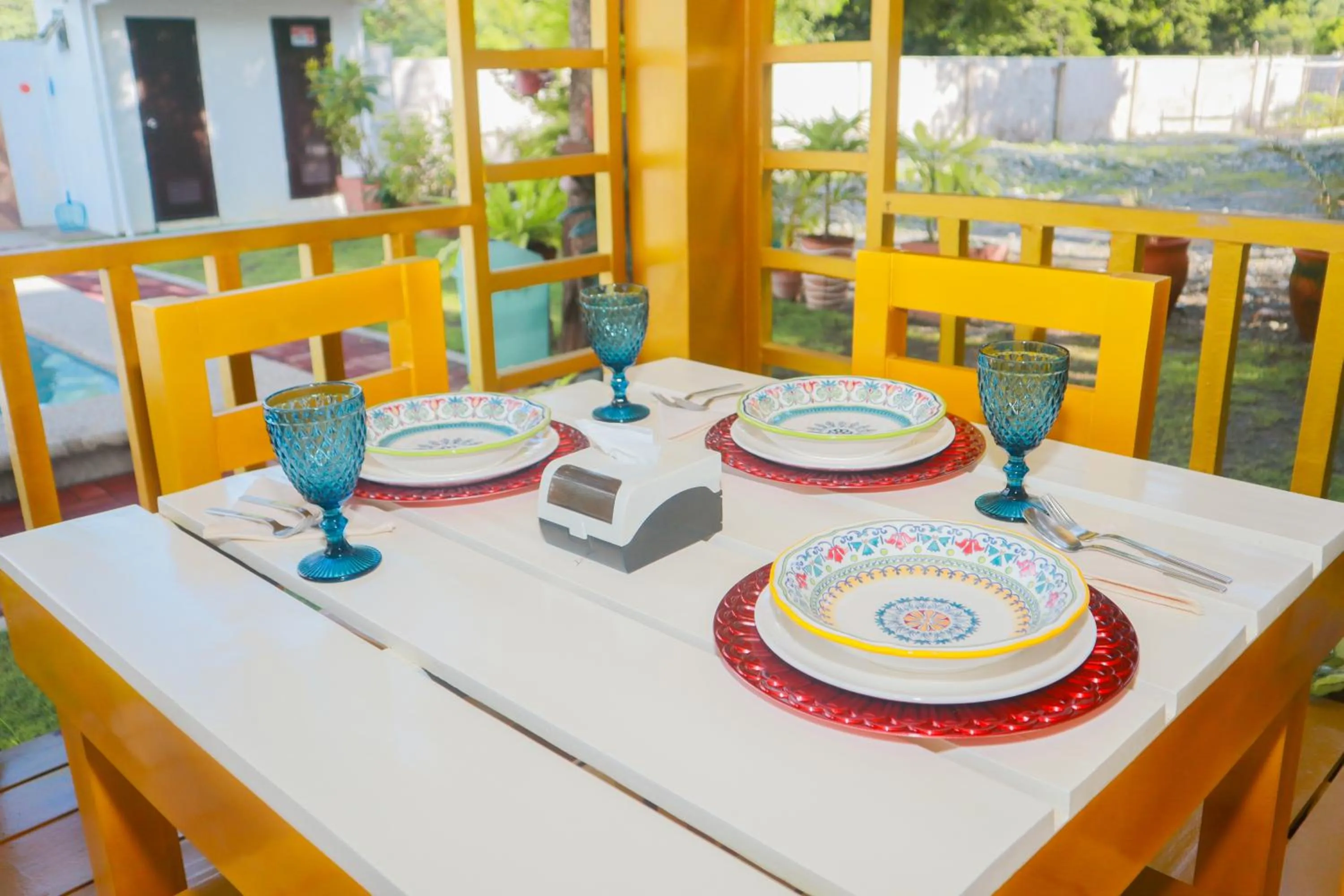 Restaurant/places to eat in Olana Bed and Breakfast