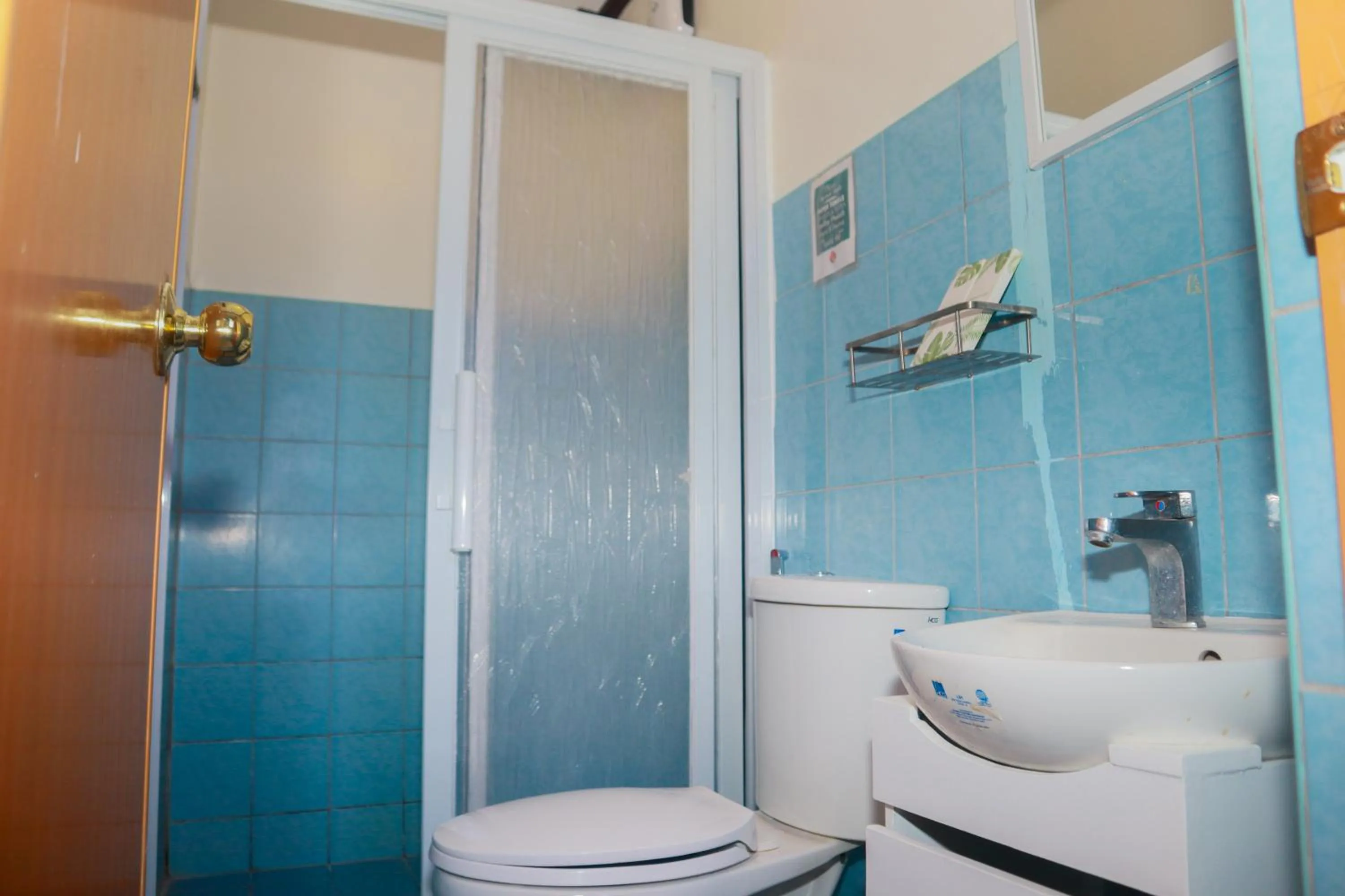 Shower in Olana Bed and Breakfast