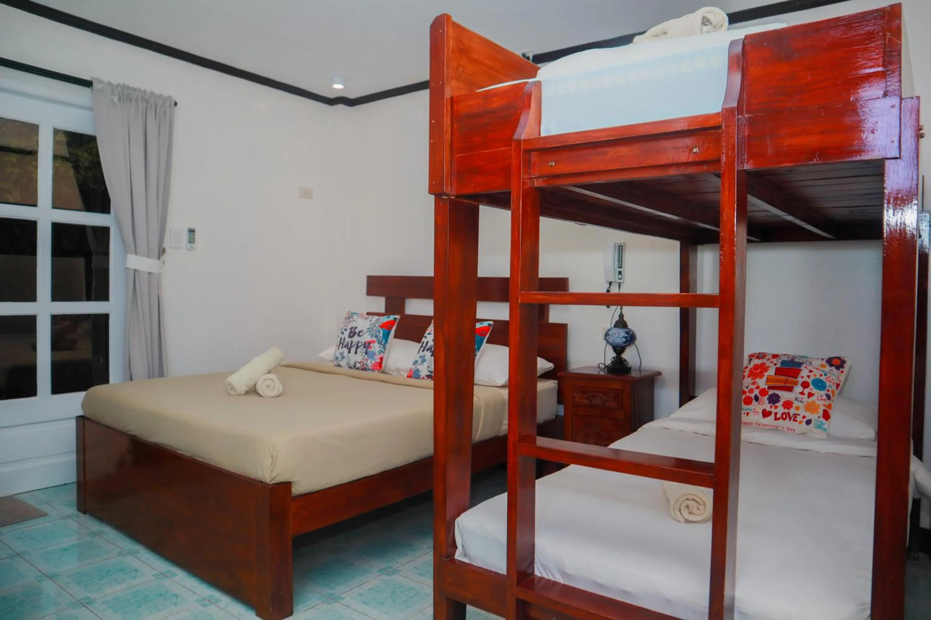 Property building, Bed in Olana Bed and Breakfast