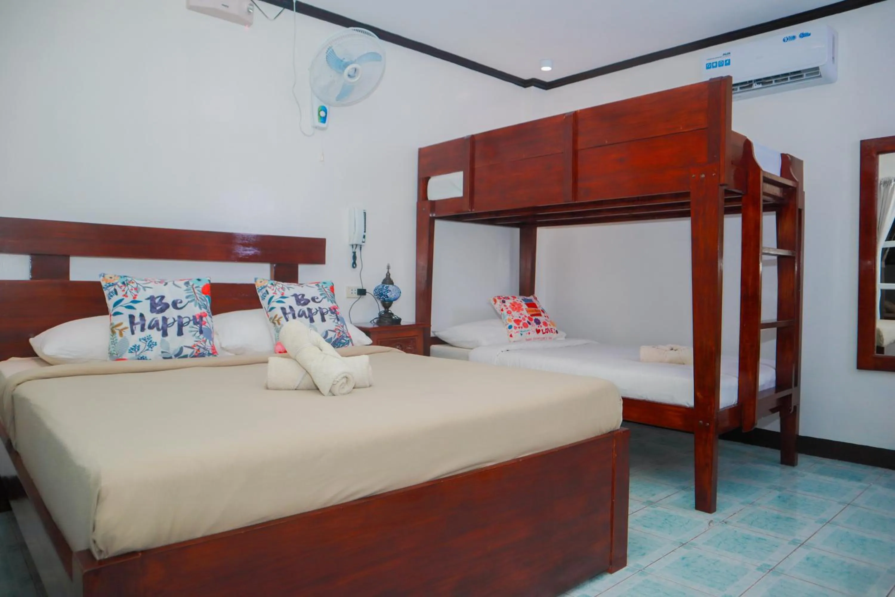 Property building, Bed in Olana Bed and Breakfast