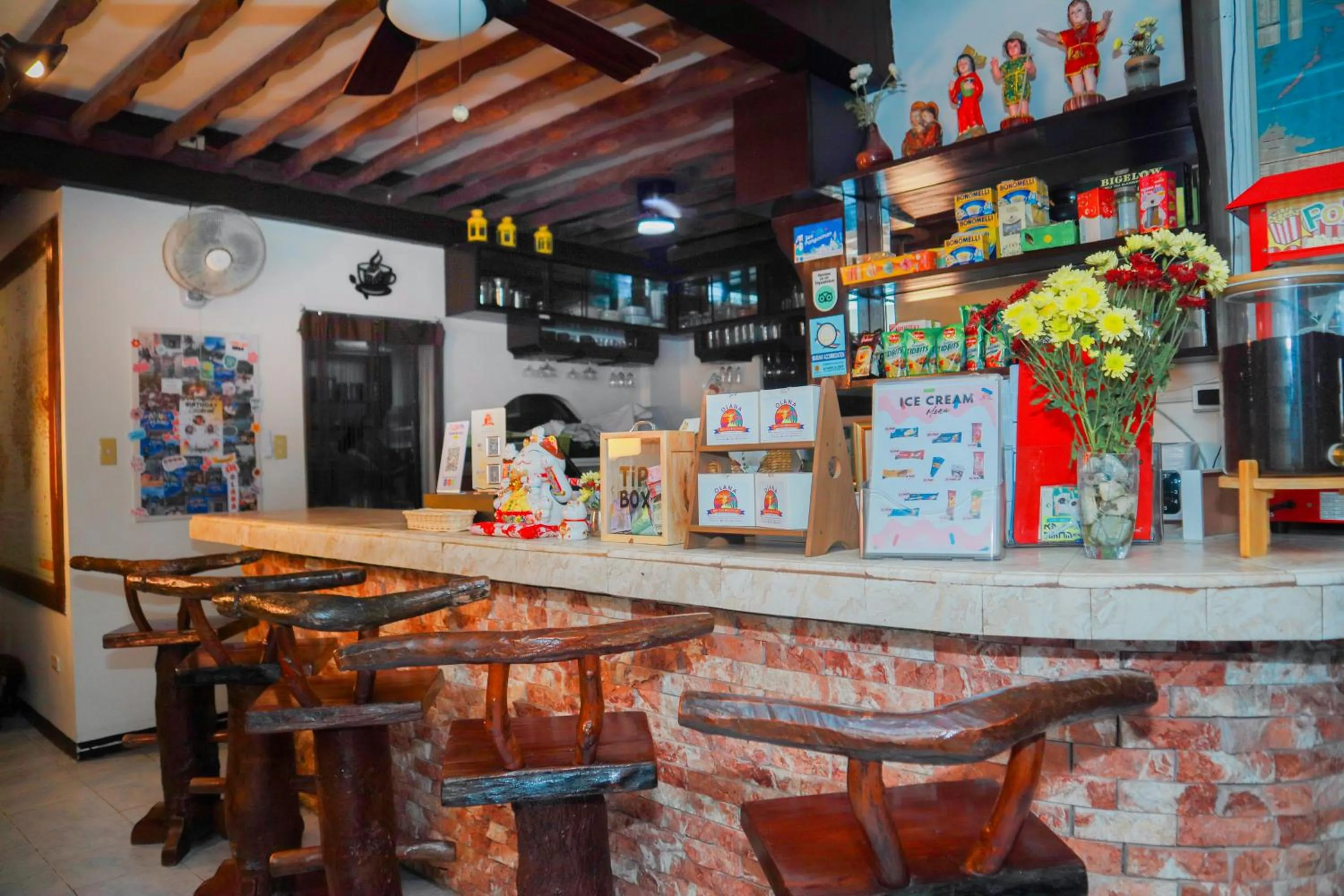 Property building in Olana Bed and Breakfast