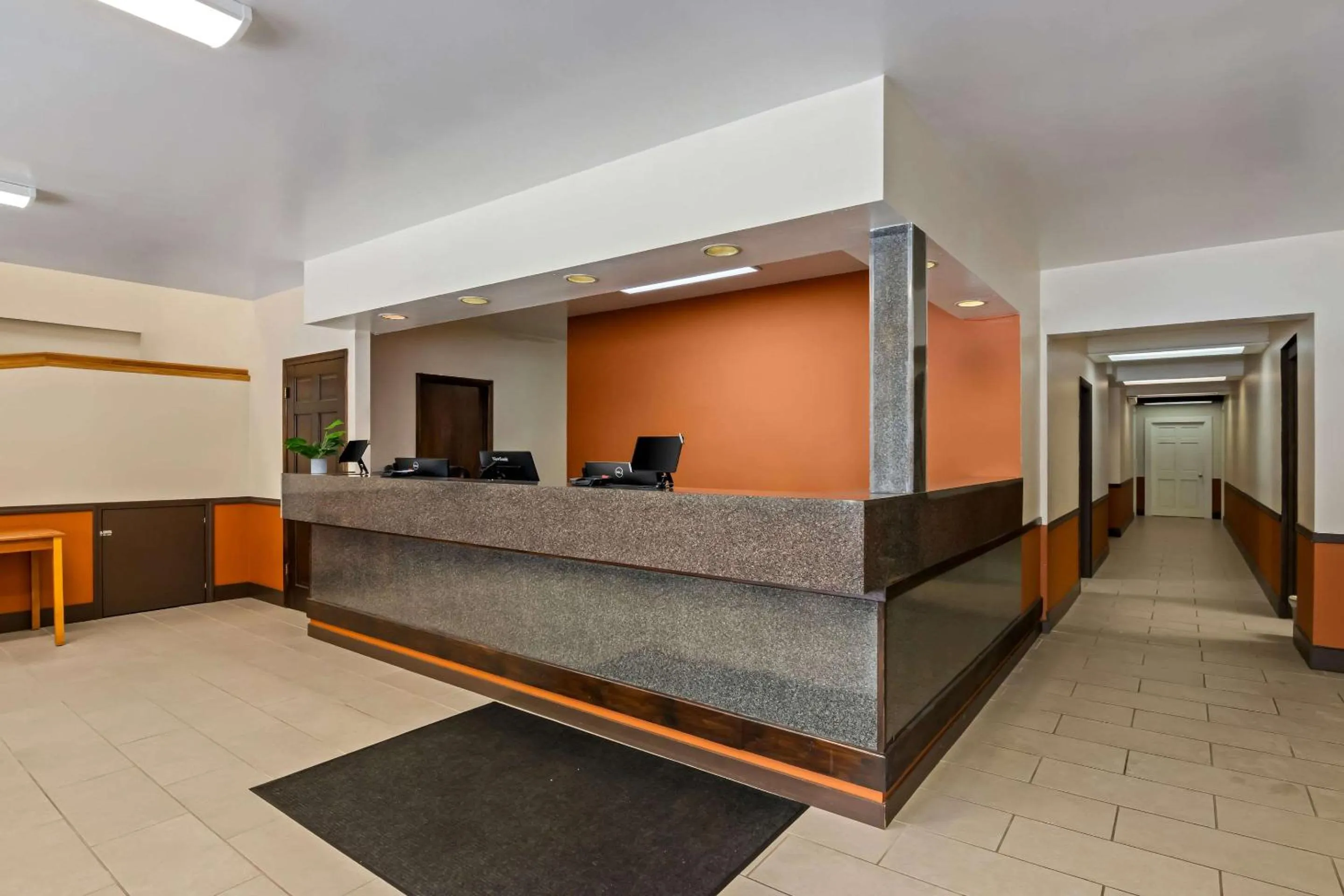 Lobby or reception in Econo Lodge Manistee
