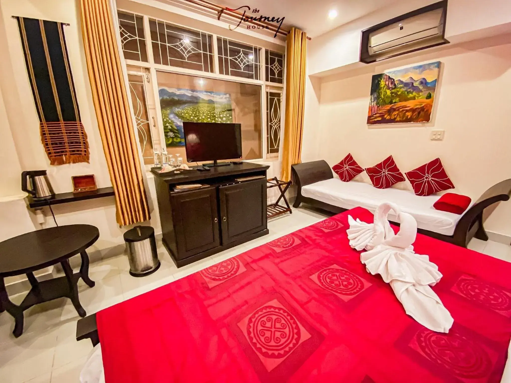 Triple Room with Bath in The Journey House Lifestyle Boutique Hotel Triple Room with Bath in The Journey House Lifestyle Boutique Hotel