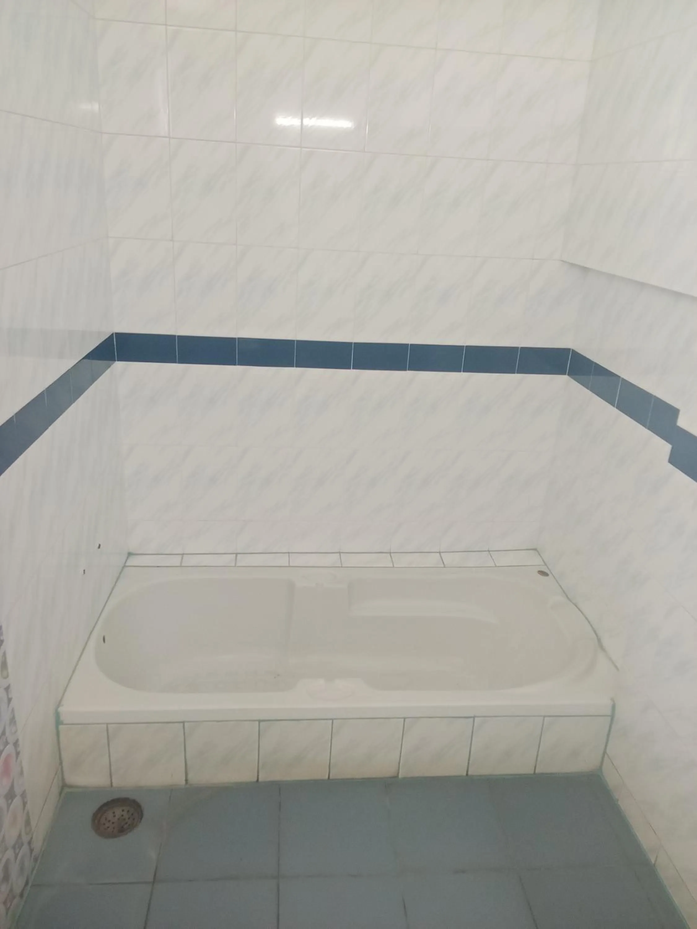 Hotel Valluvar