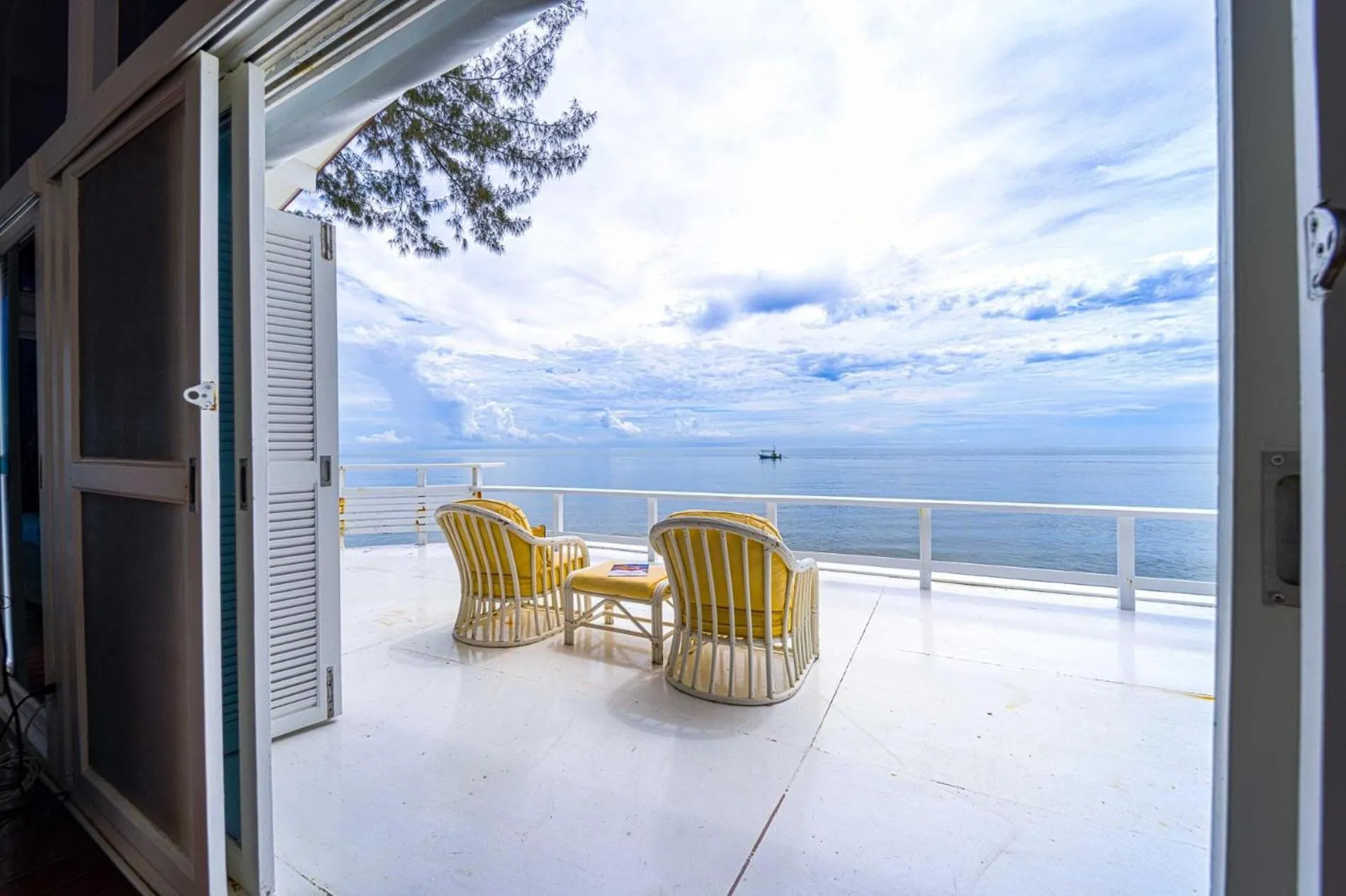 Oceanfront 6 Bedroom Twin Villas - OV6