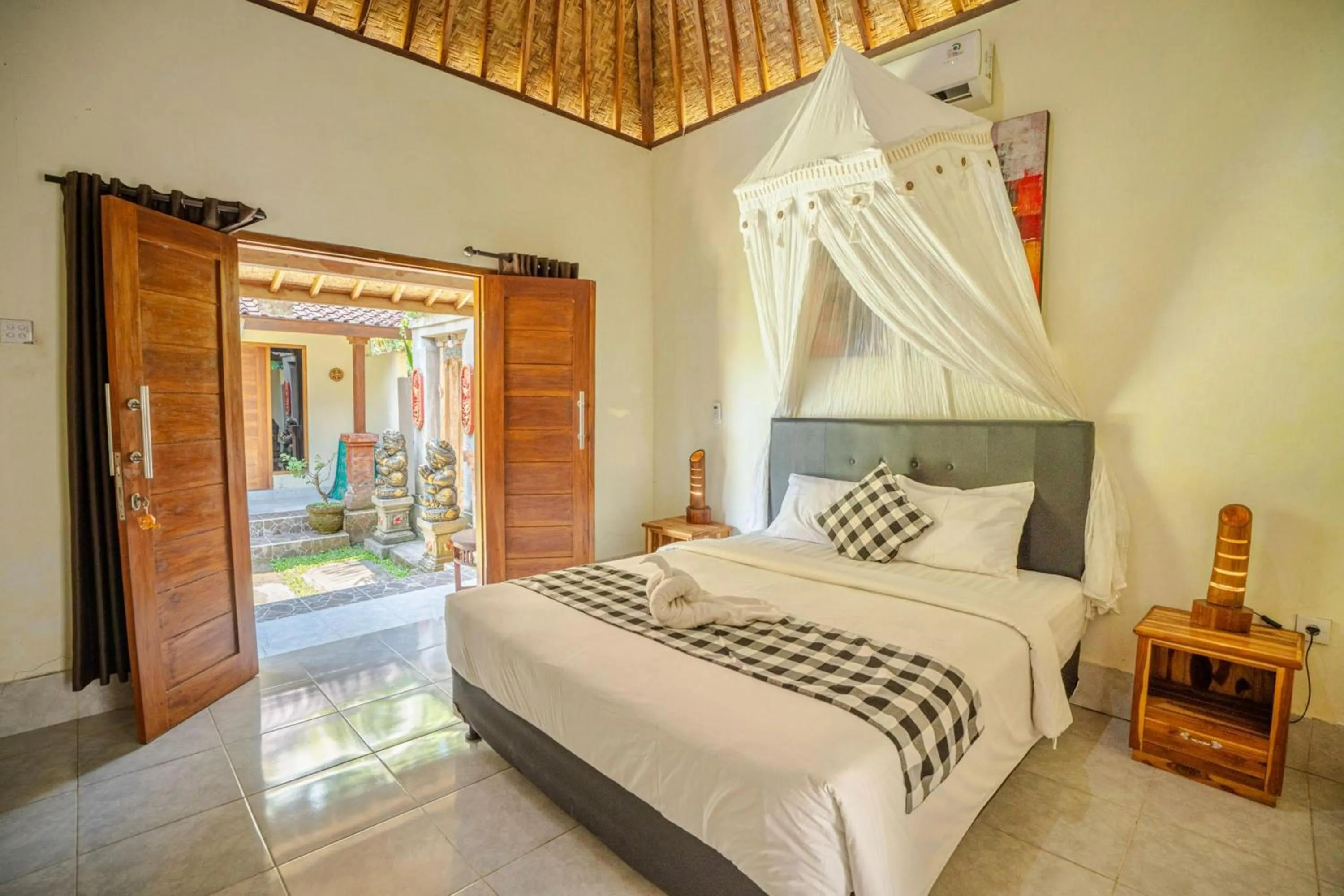 Deluxe Double Room in Pondok Sayan Homestay