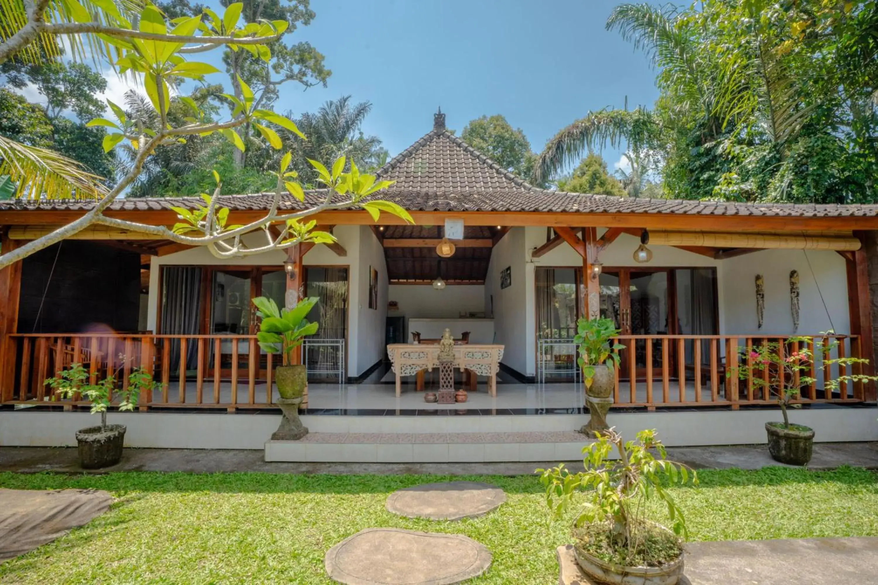 Family Room in Pondok Sayan Homestay Family Room in Pondok Sayan Homestay