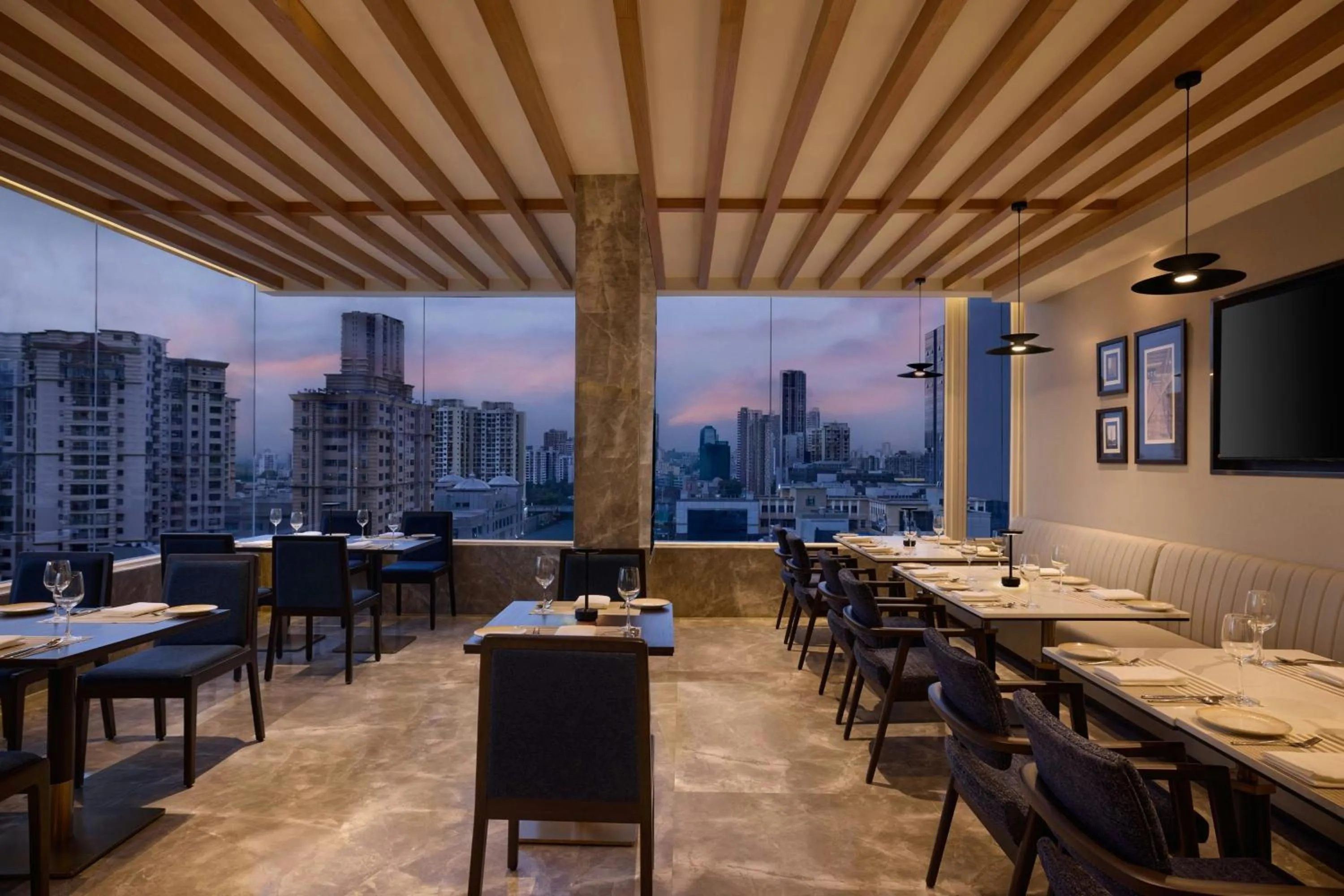 Restaurant/places to eat in Fairfield by Marriott Mumbai Andheri West