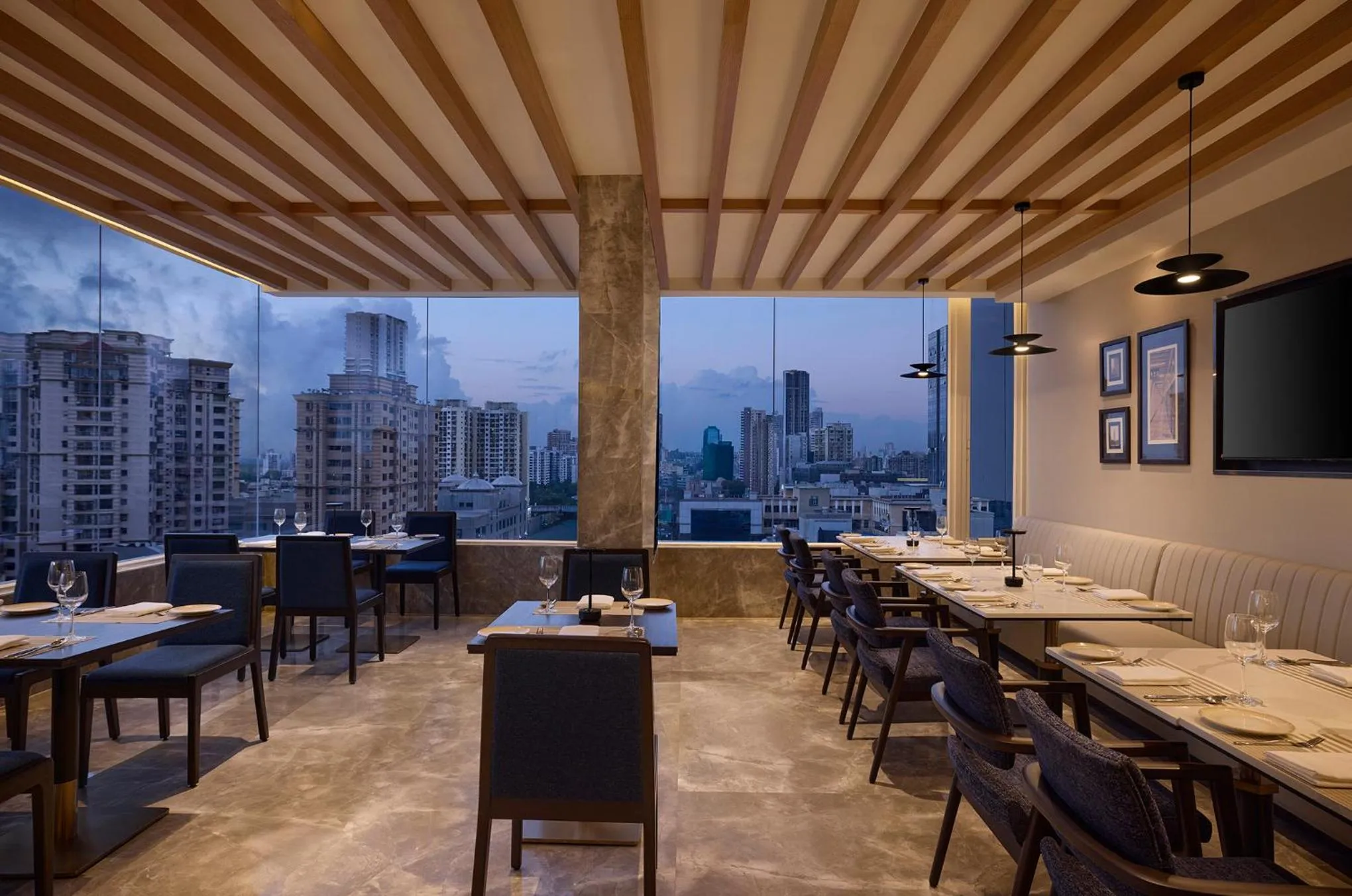 Restaurant/places to eat in Fairfield by Marriott Mumbai Andheri West