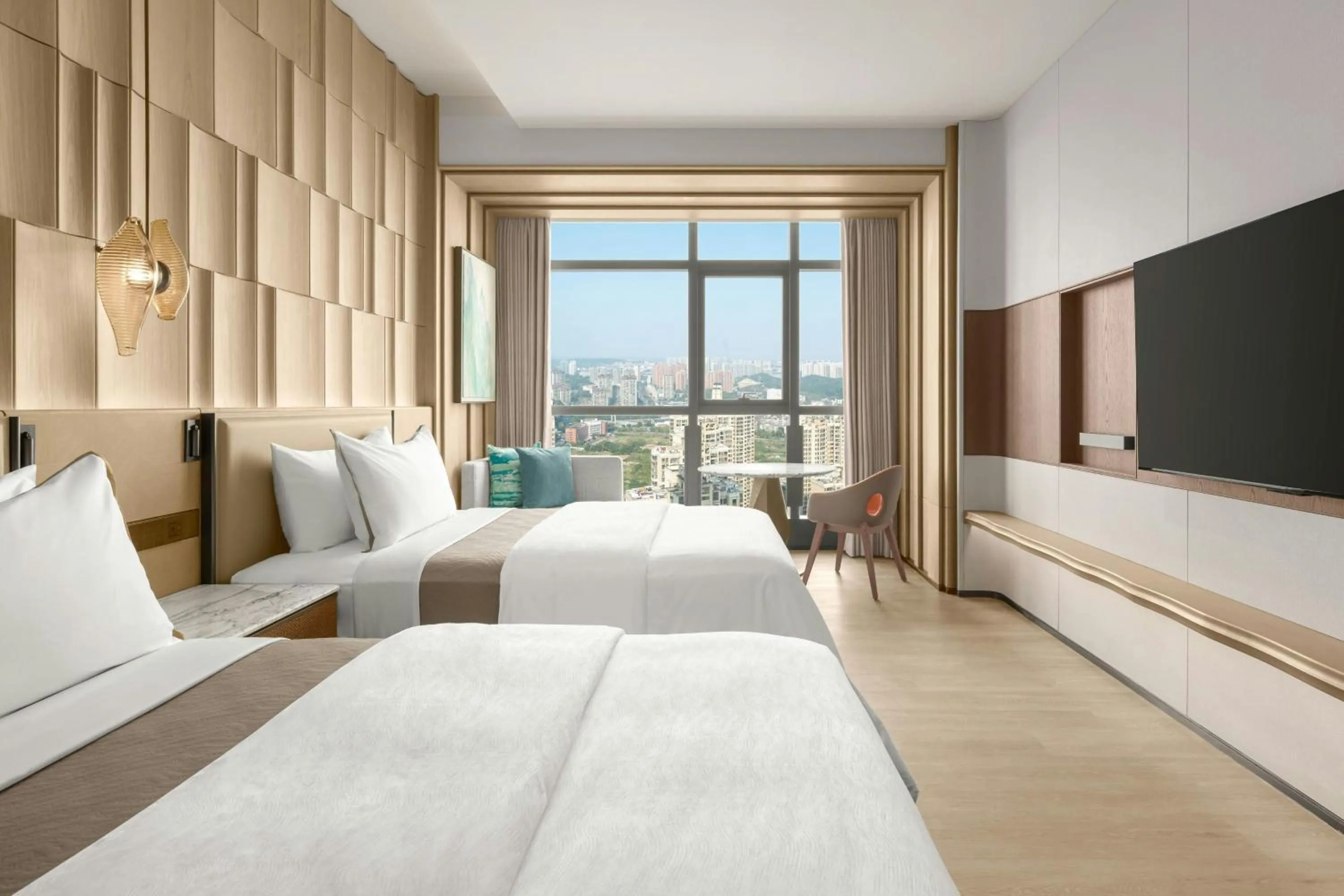 Photo of the whole room, Bed in The Westin Yichang