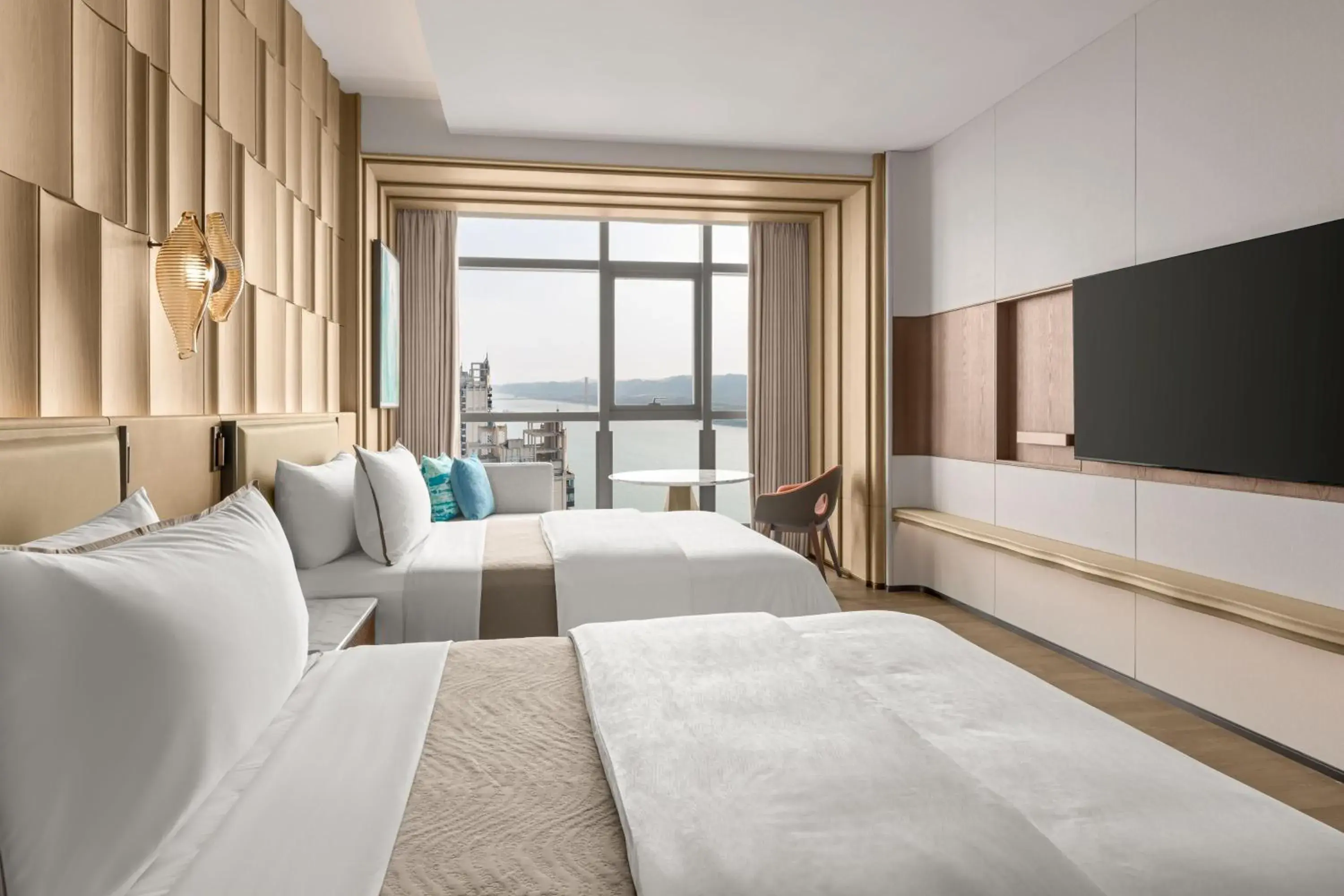 Skyline River View Room with One King Bed in The Westin Yichang Skyline River View Room with One King Bed in The Westin Yichang