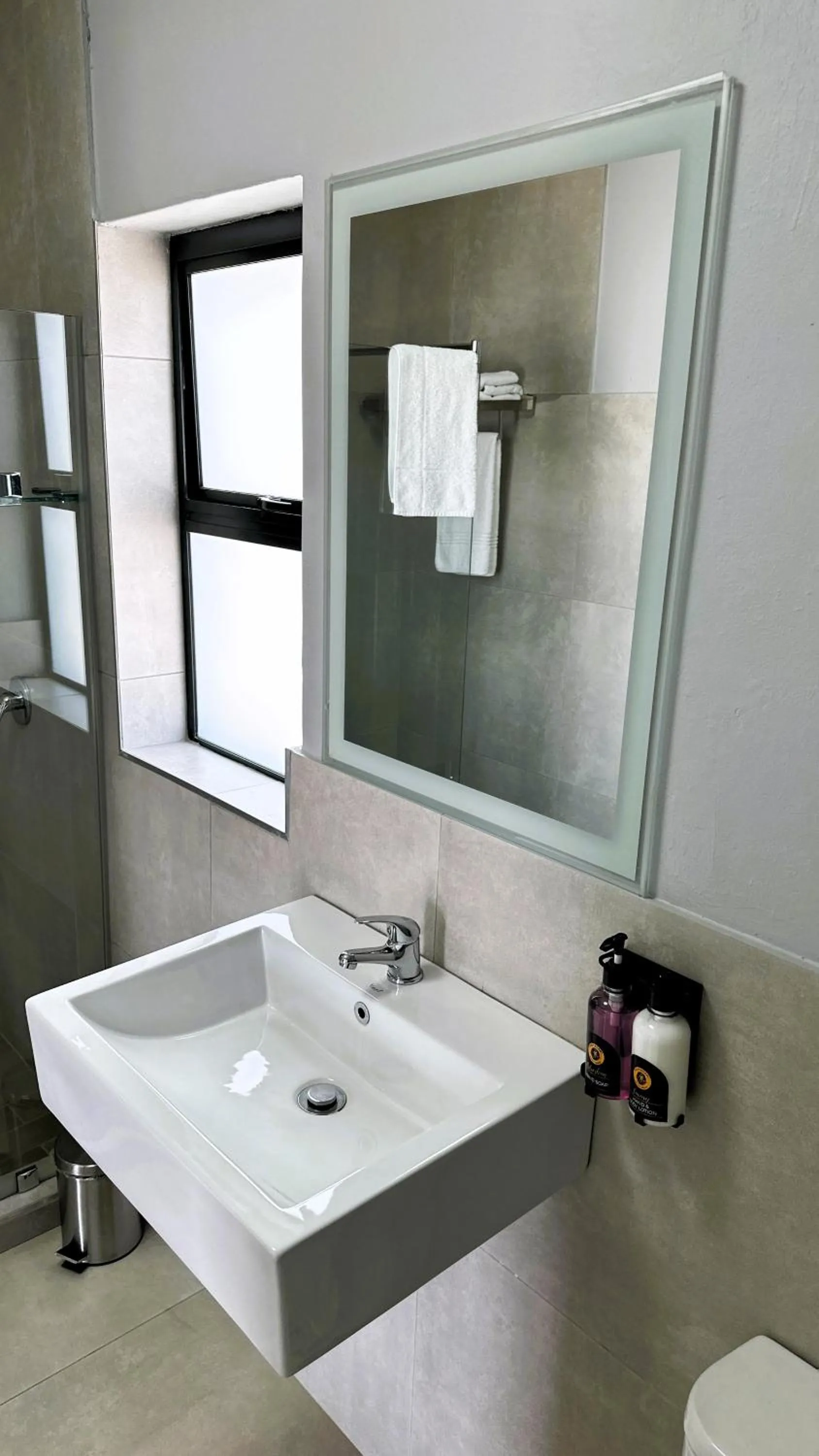 Bathroom in Khayalami Hotel - Secunda