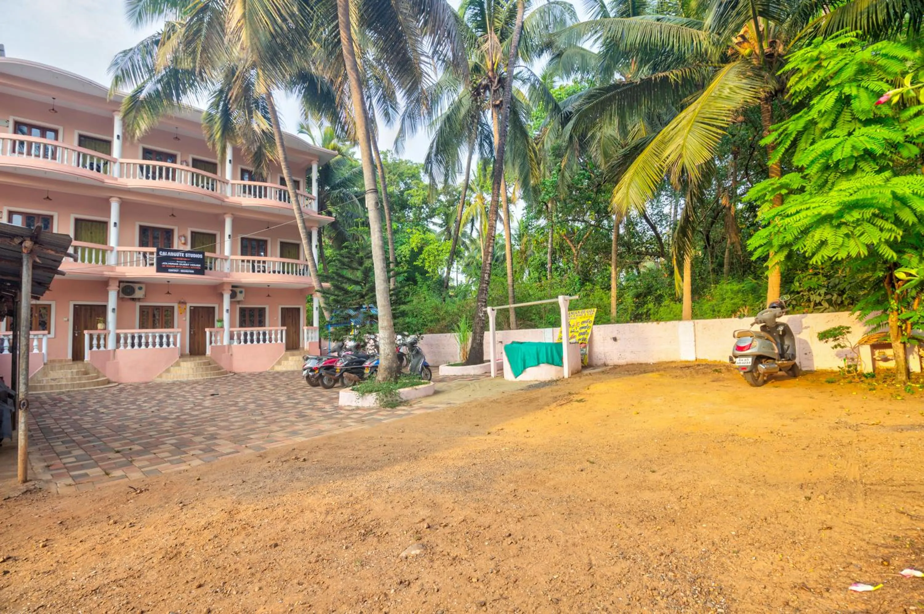Property building in Hotel Calangute bay