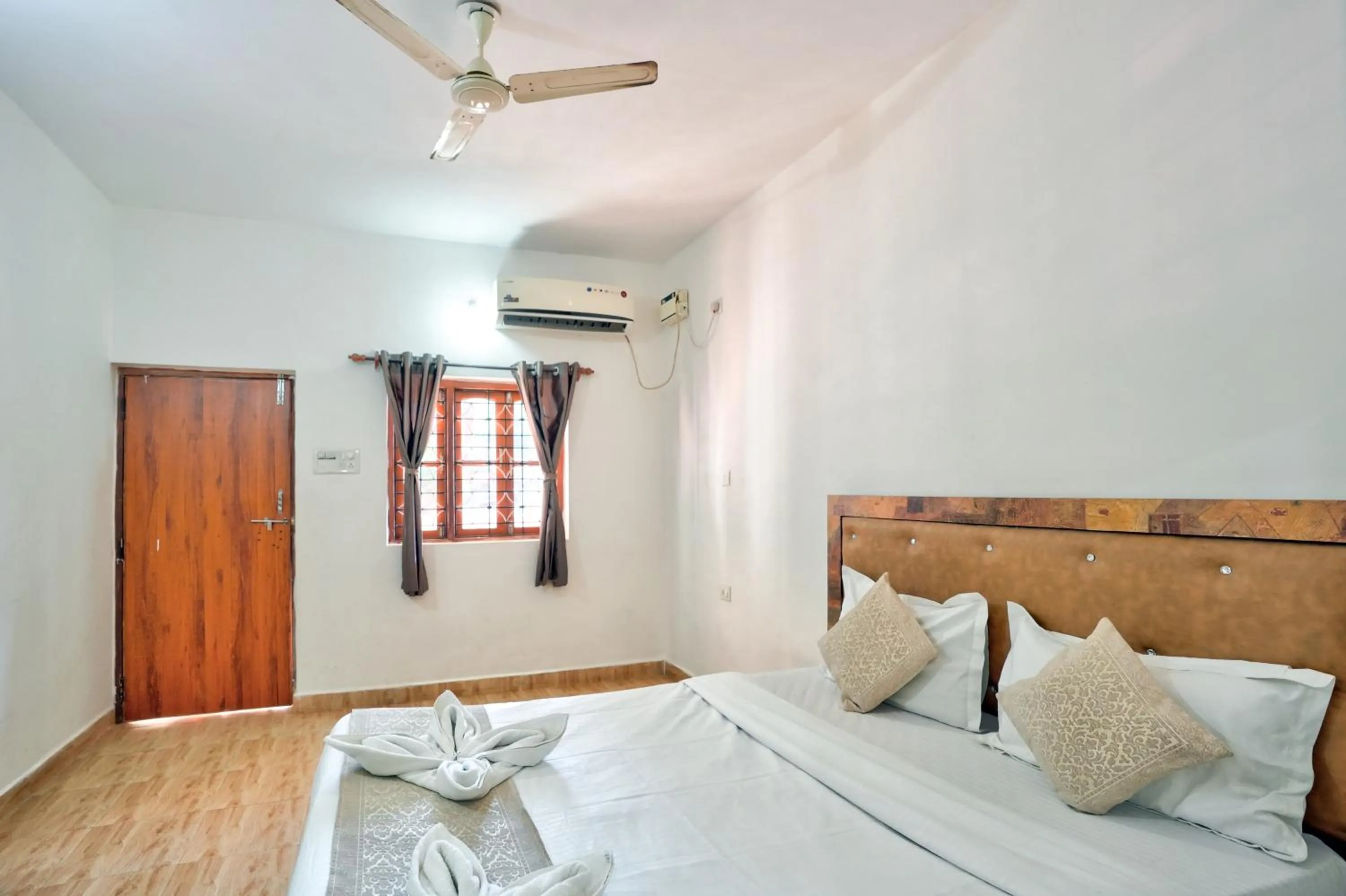 Bed in Hotel Calangute bay