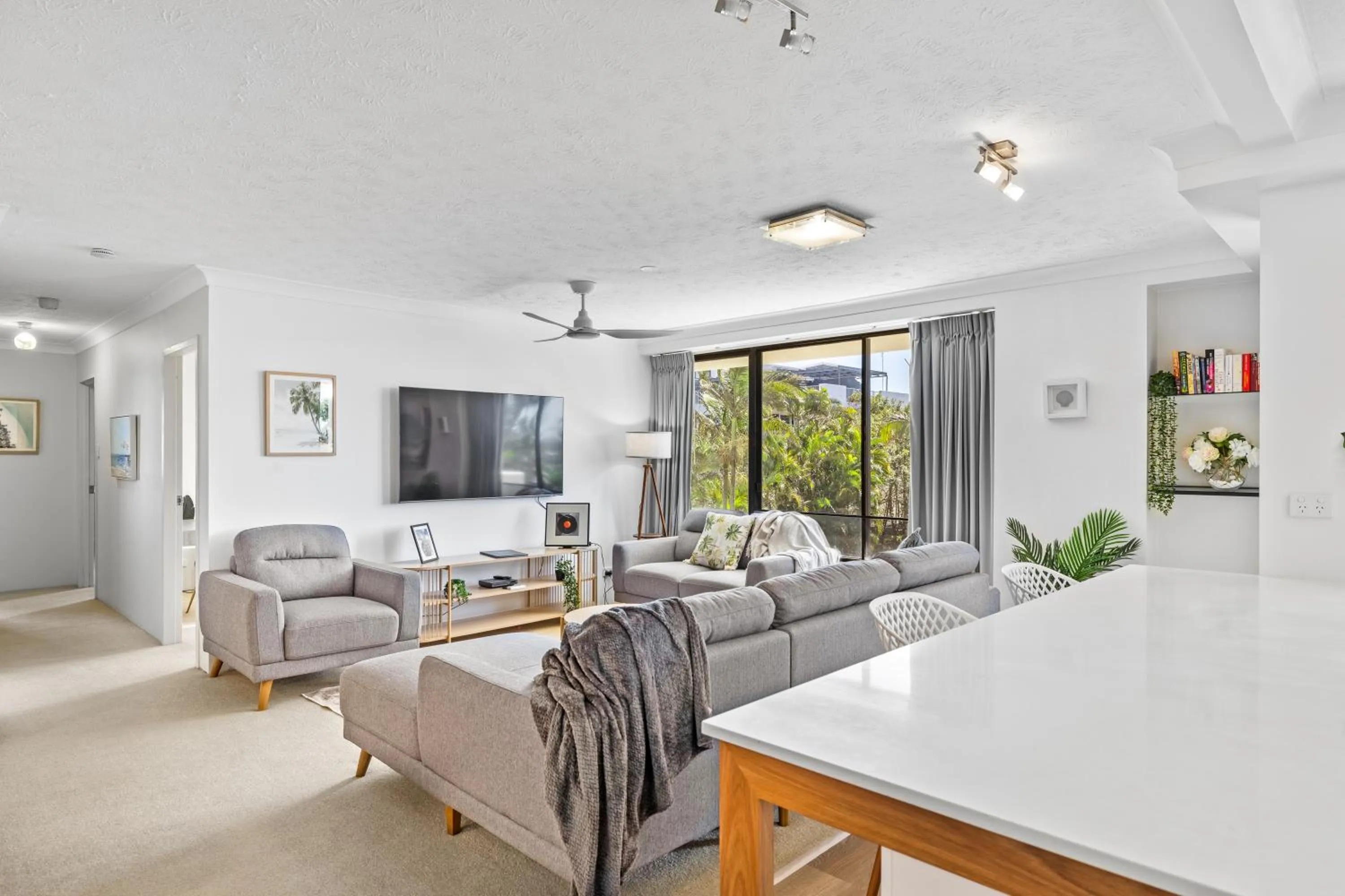 Burgess @ Kings Beach Apartments