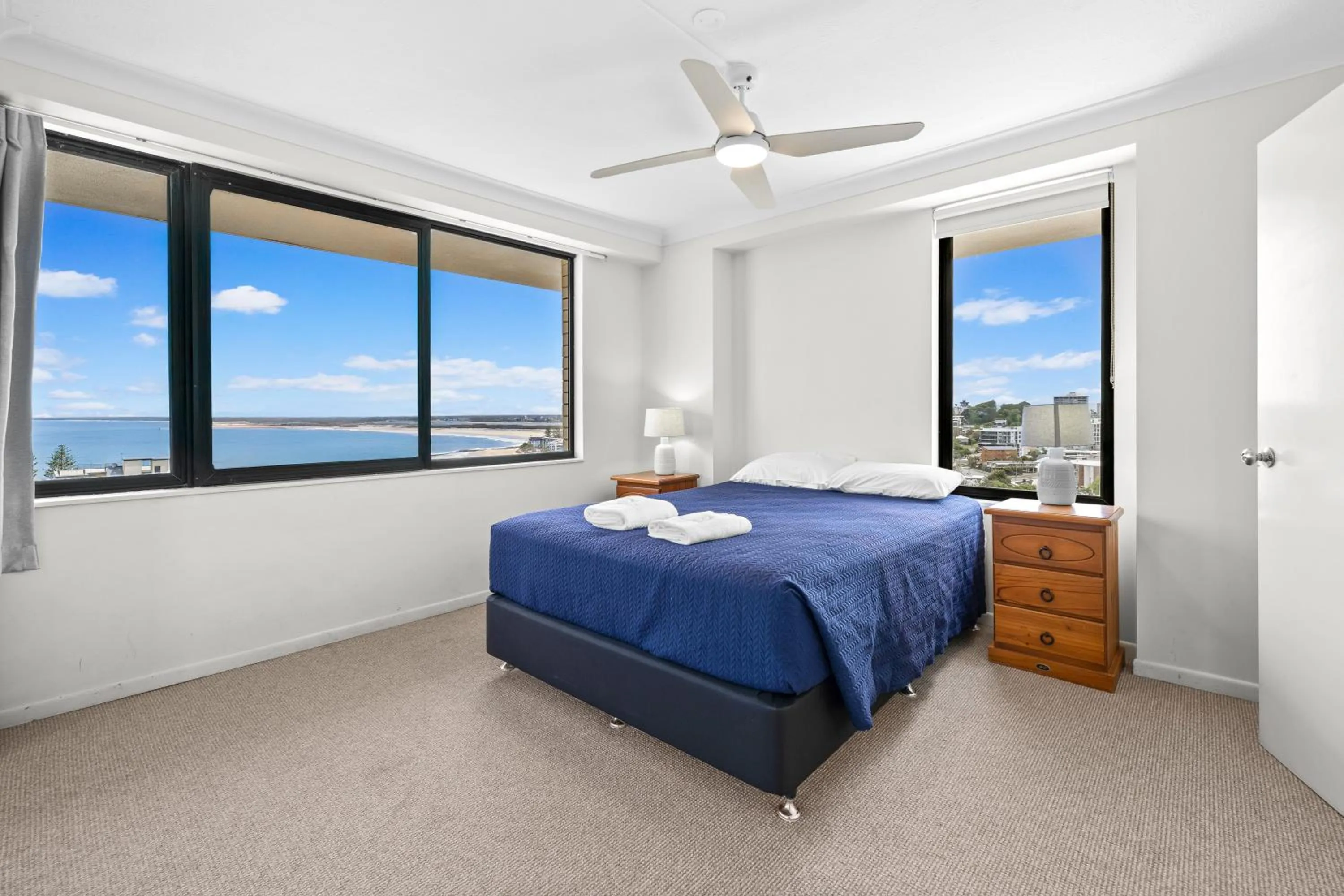 Bed in Burgess @ Kings Beach Apartments