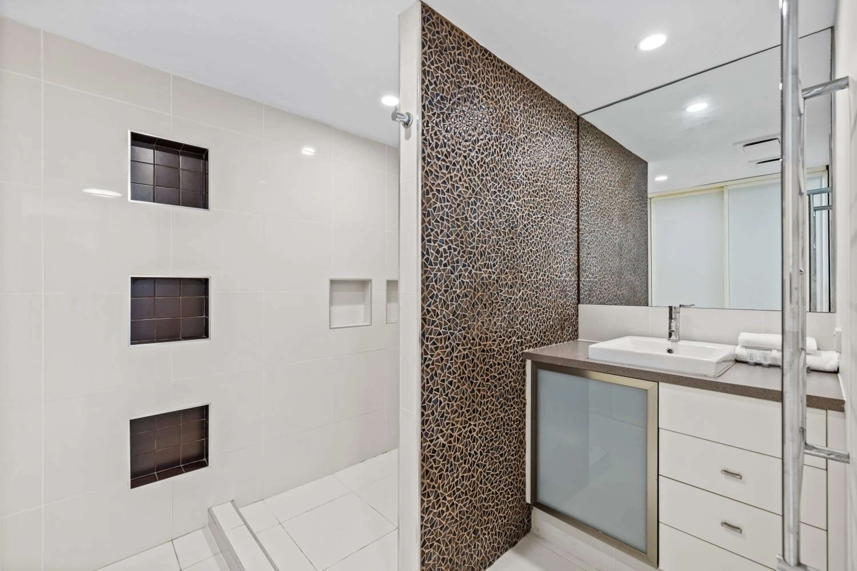 Burgess @ Kings Beach Apartments