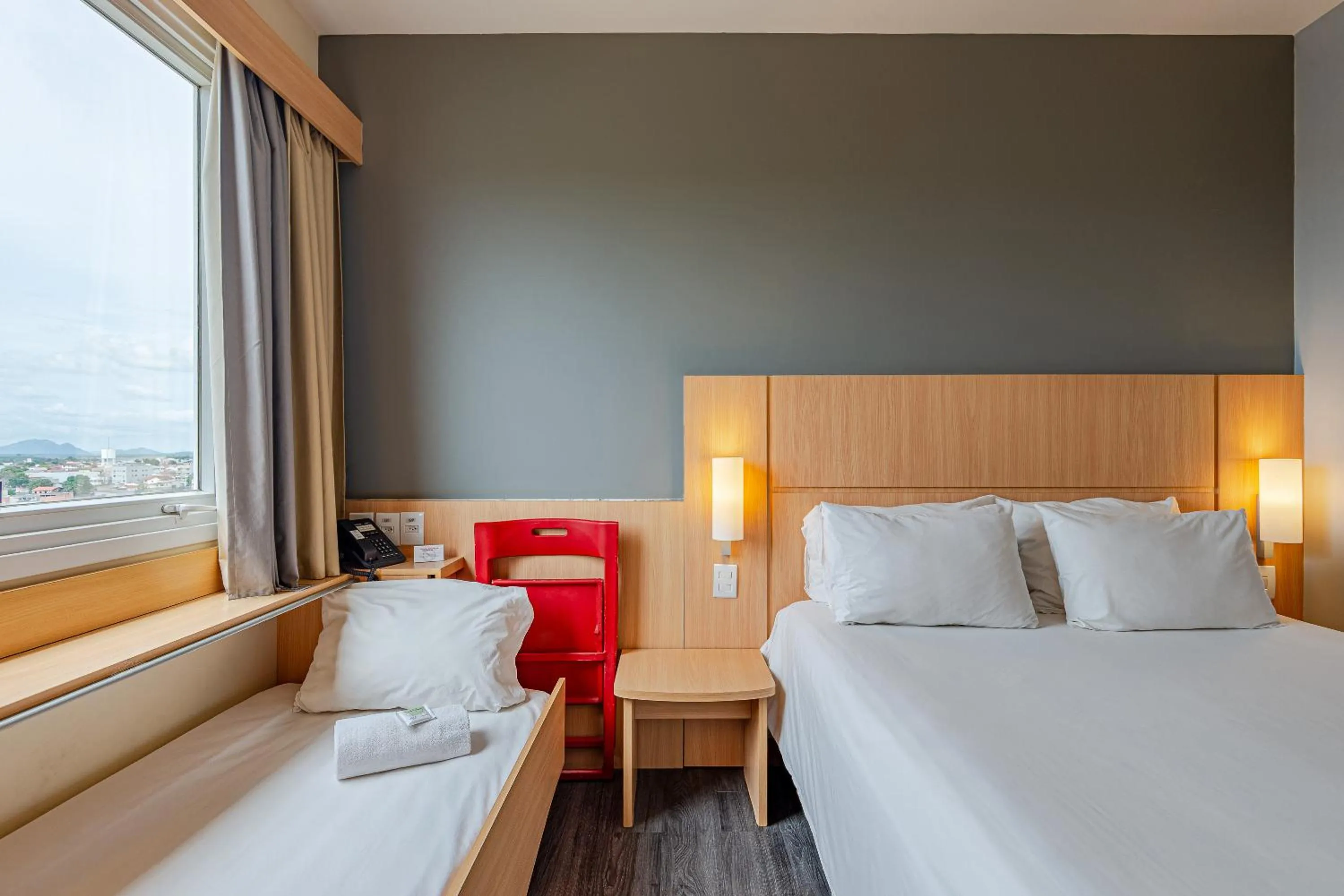 Photo of the whole room, Bed in Transamerica Fit Aracruz