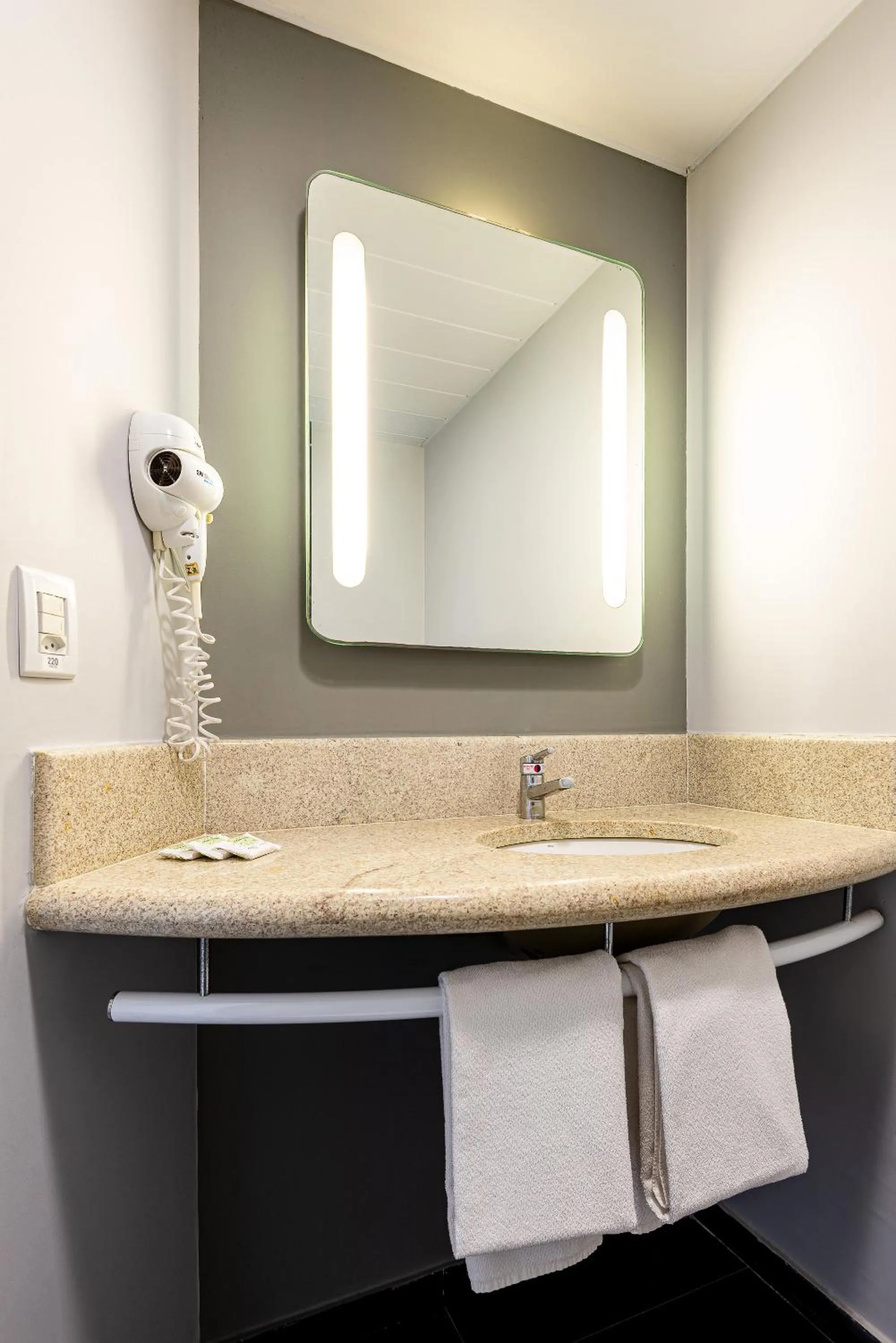 Bathroom in Transamerica Fit Aracruz