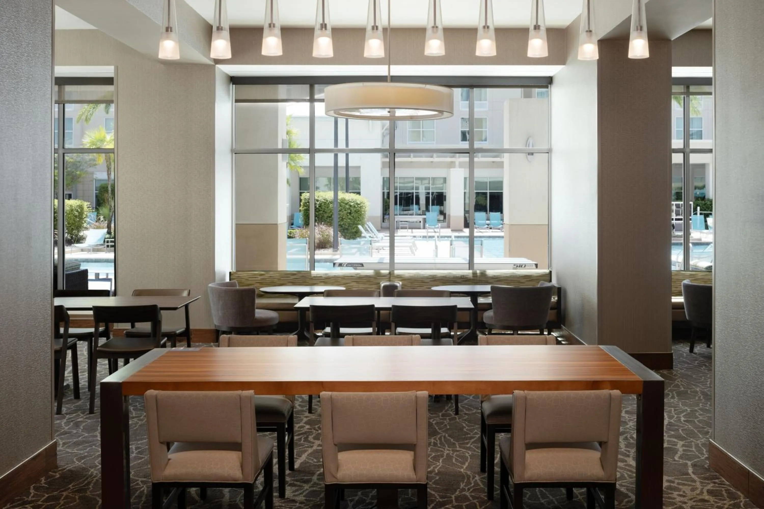 Breakfast in SpringHill Suites by Marriott Orlando at FLAMINGO CROSSINGS Town Center-Western Entrance