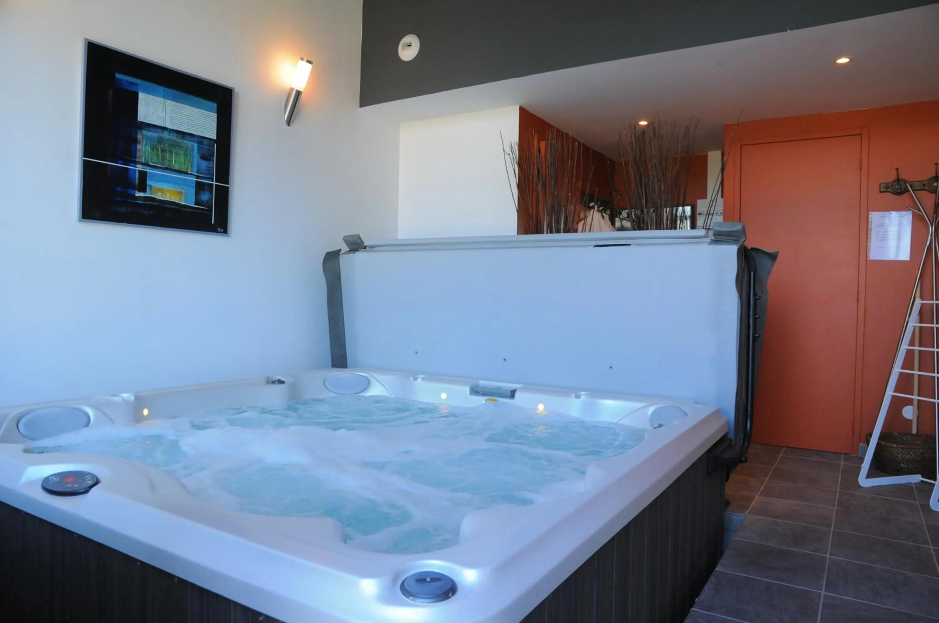 Hot Tub in La Ligne