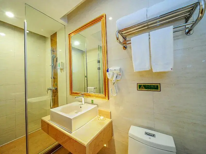 Bathroom in Vienna Hotel Shenzhen Nanxin Road
