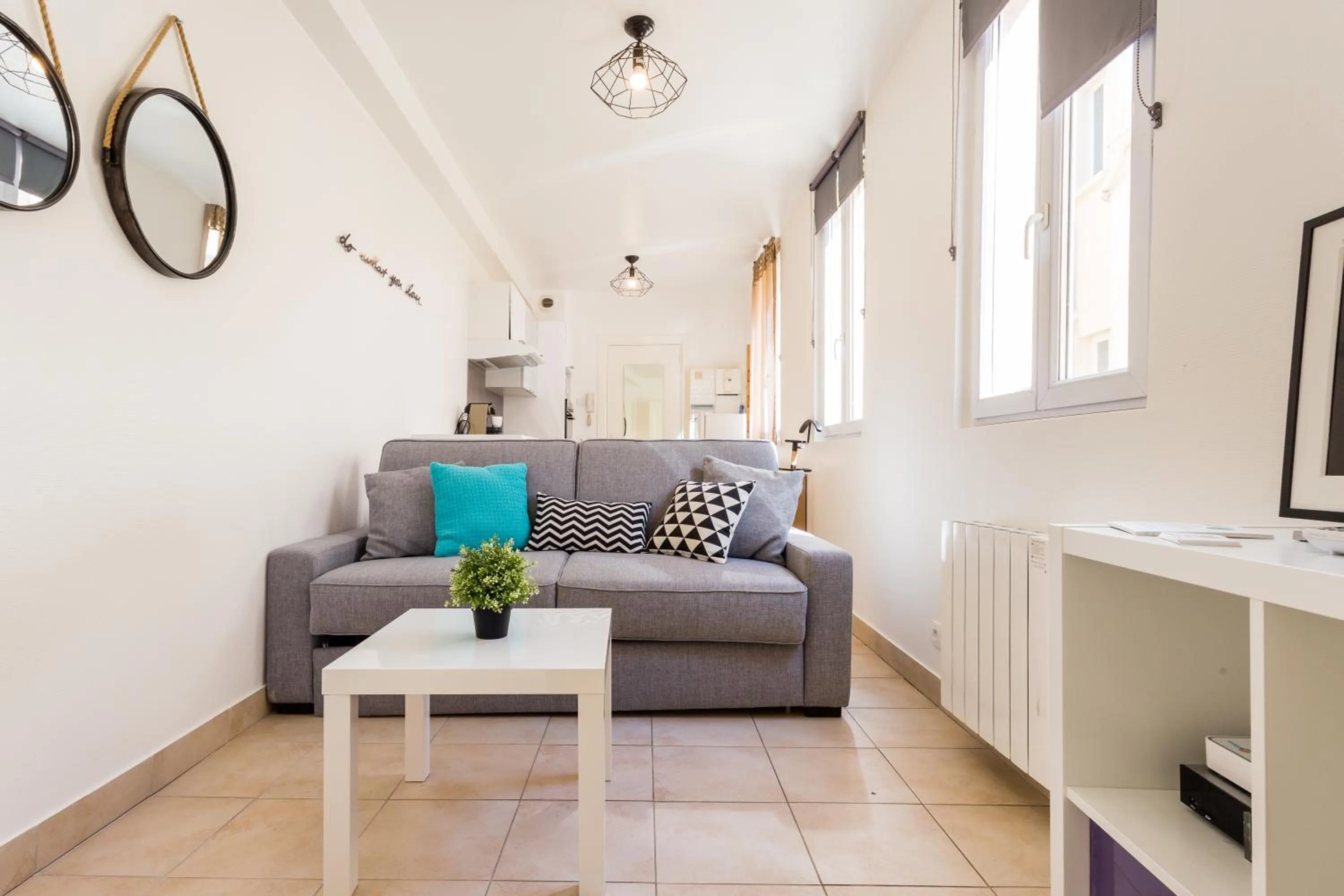 TV and multimedia in Apart By Jo