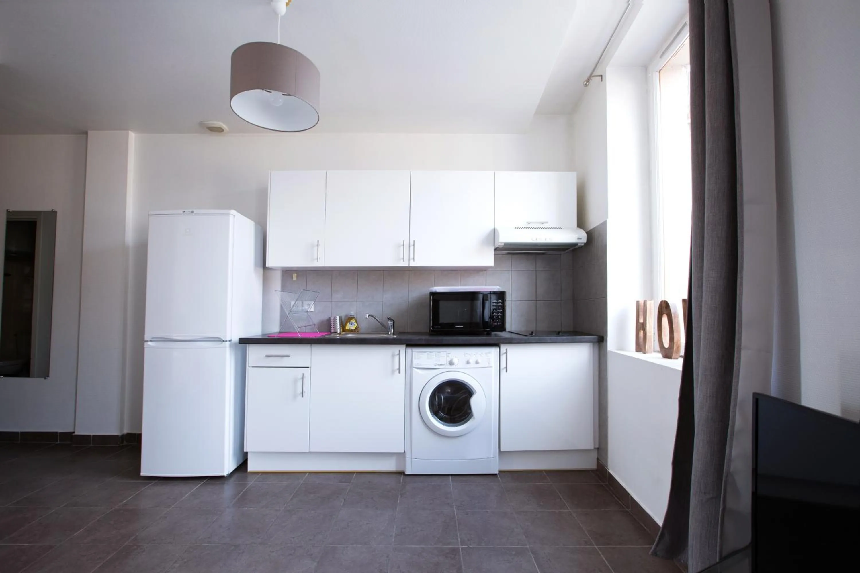 Coffee/tea facilities in Apart By Jo