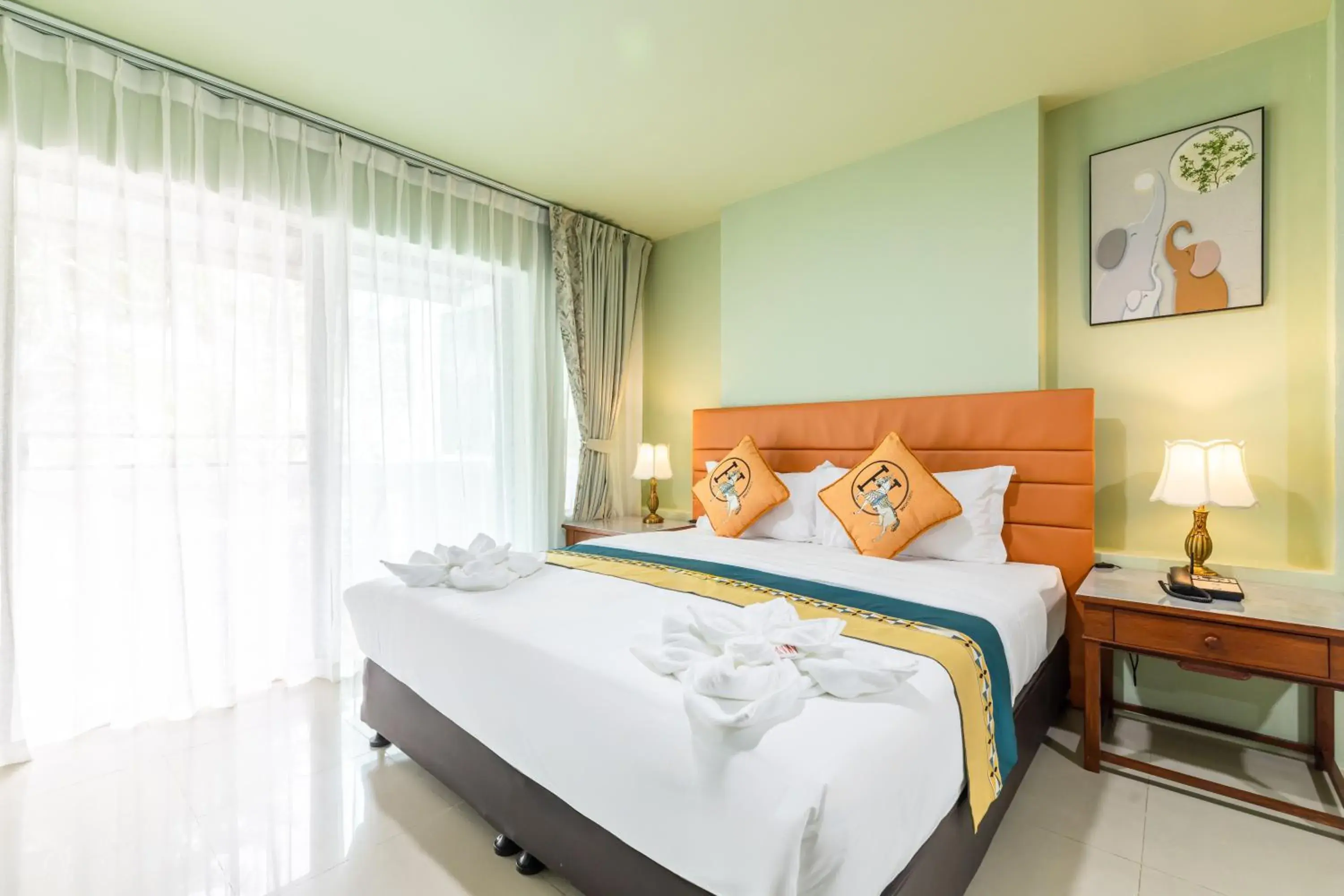 King Room with Balcony in Phuket Leisure Time Hotel King Room with Balcony in Phuket Leisure Time Hotel