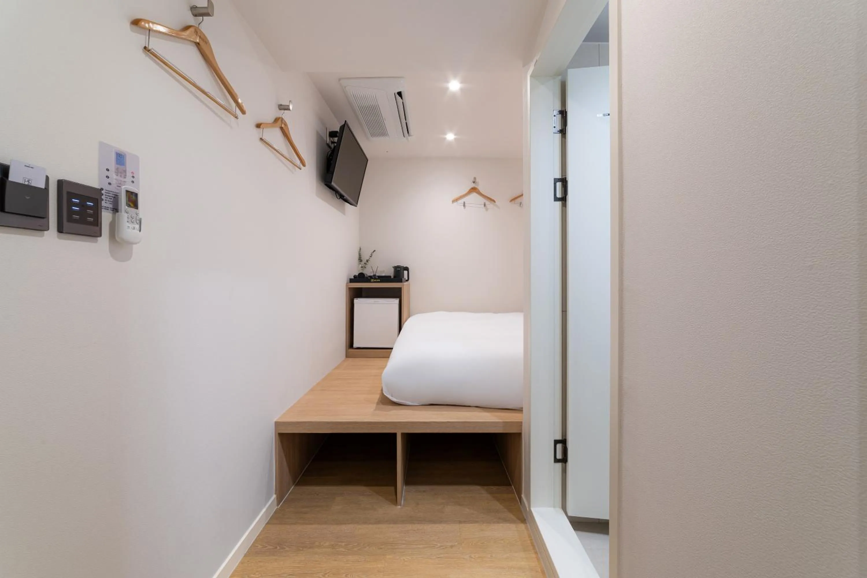 TV and multimedia, Bed in Hi Stay Jongno
