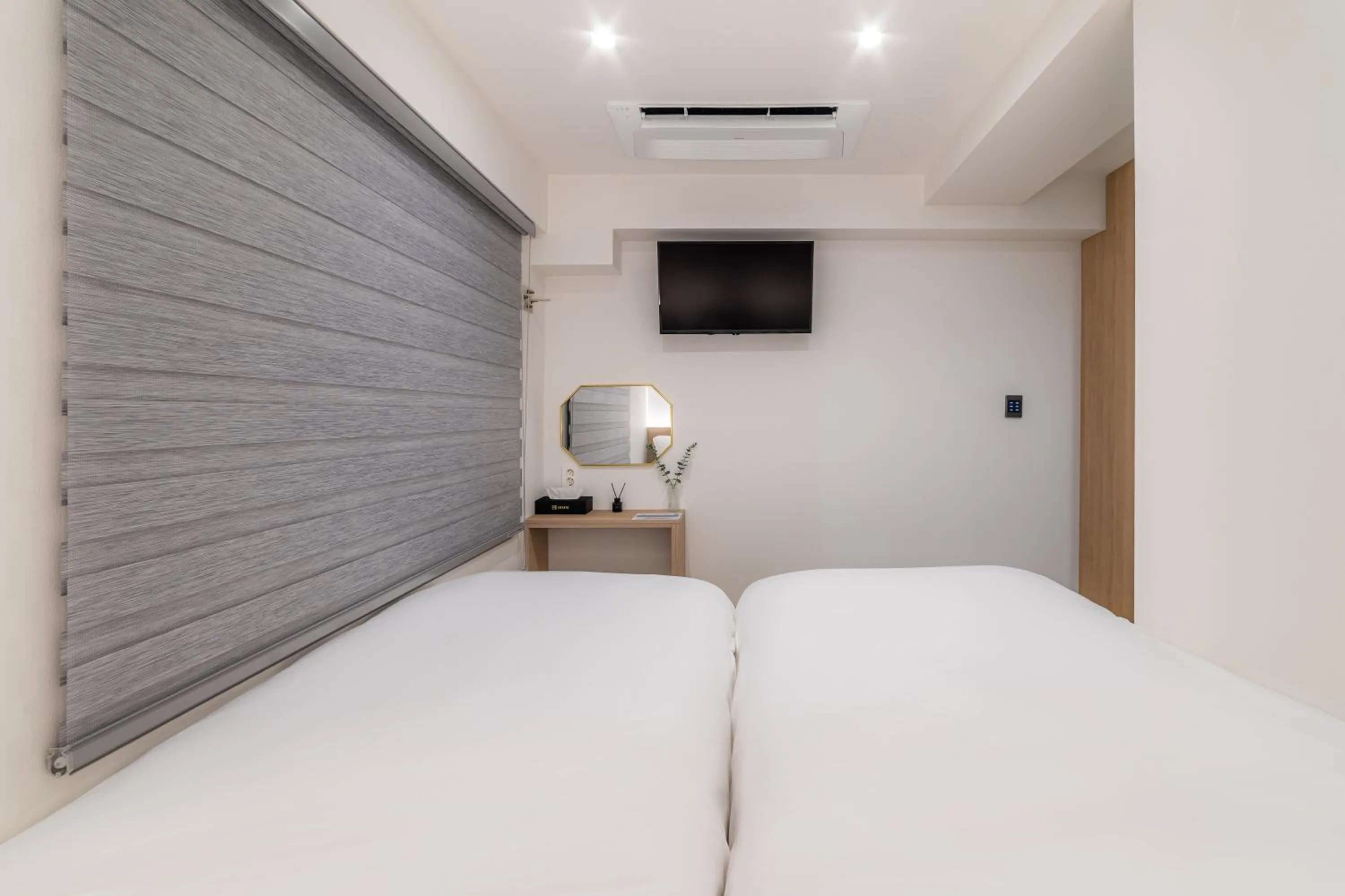 Photo of the whole room, Bed in Hi Stay Jongno