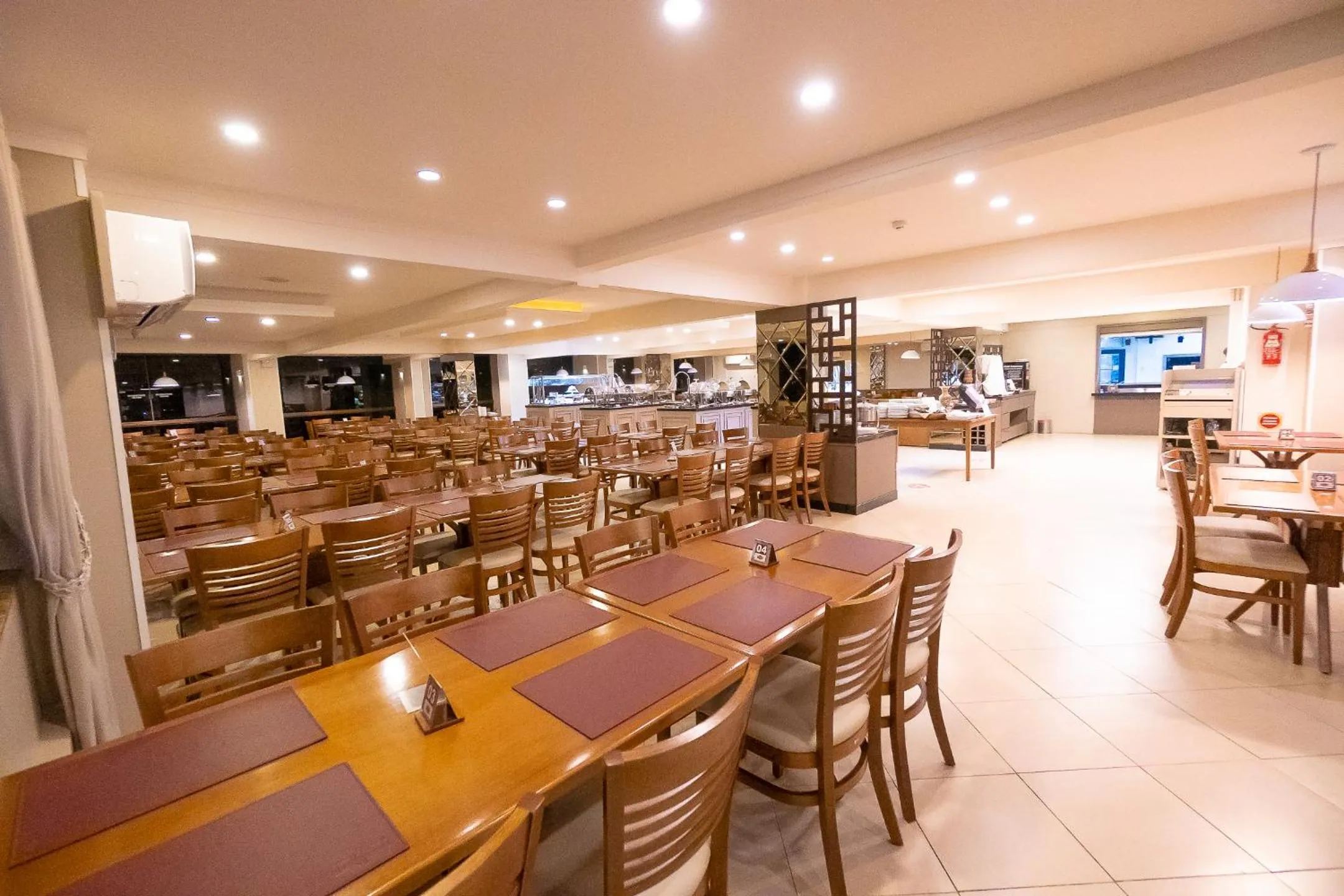 Restaurant/places to eat in Hotel Rouxinol