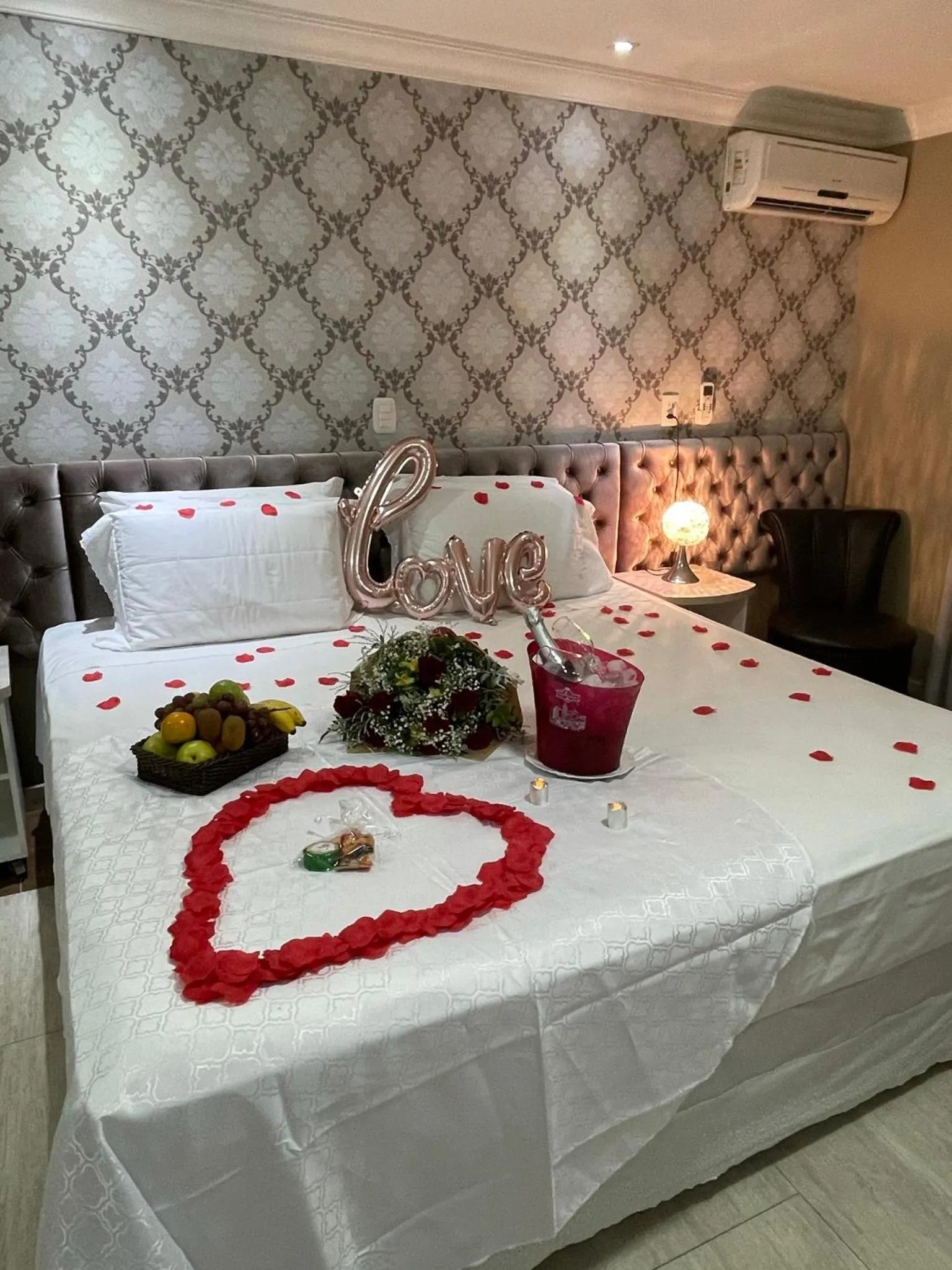 Decorative detail, Bed in Hotel Rouxinol