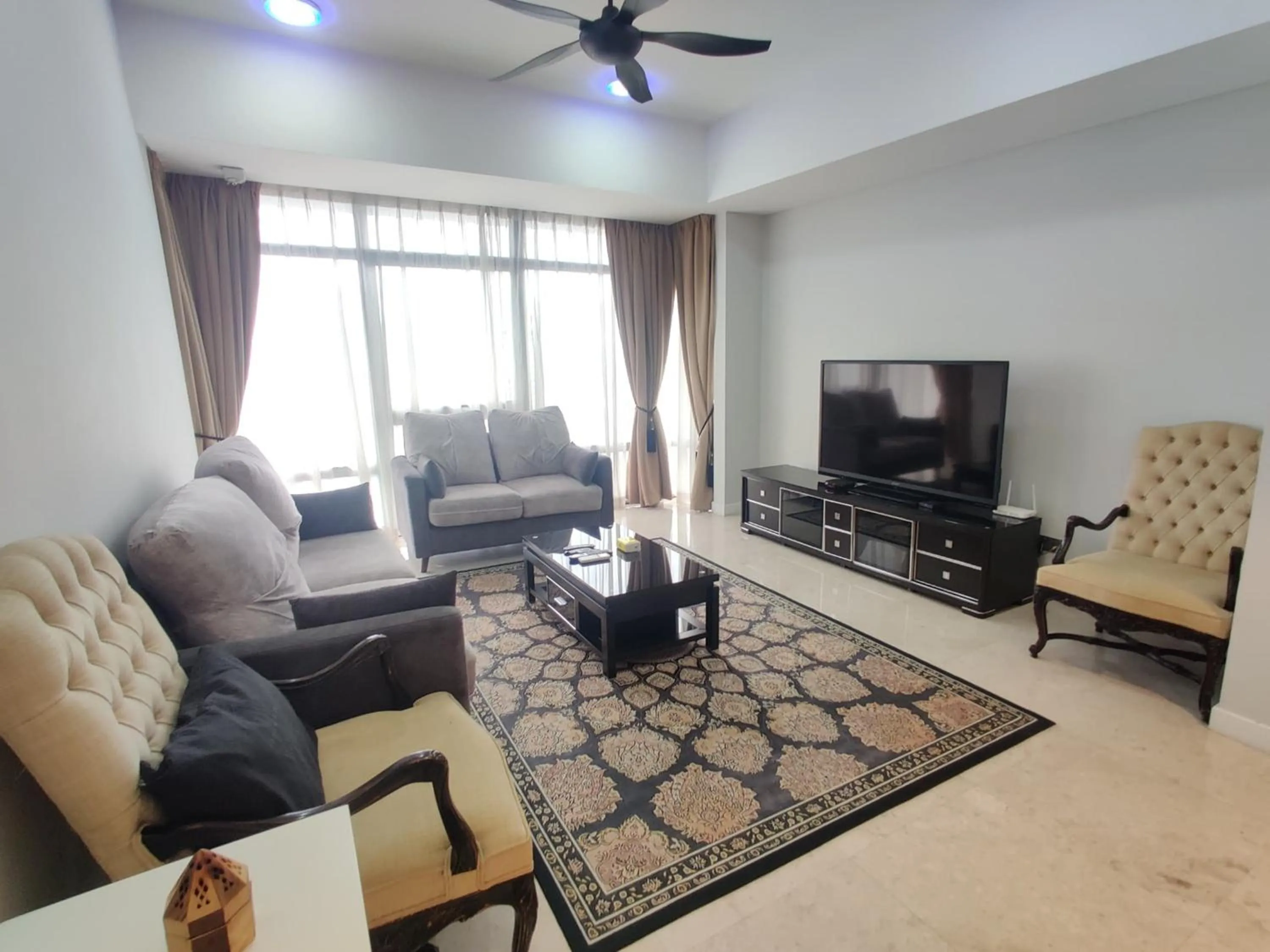 TV and multimedia in Leo Guesthouse at Anggun Residence Suite