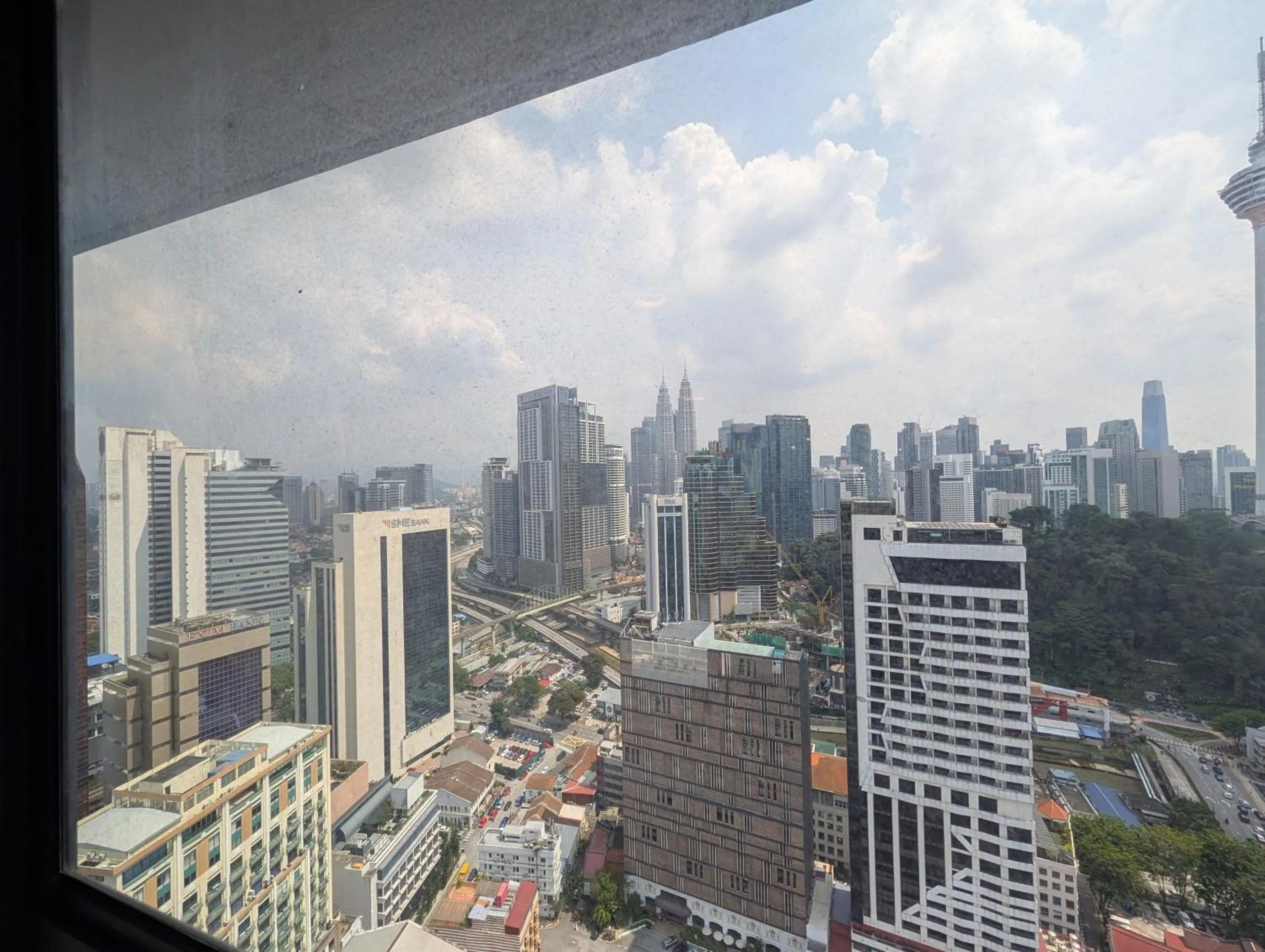 City view in Leo Guesthouse at Anggun Residence Suite