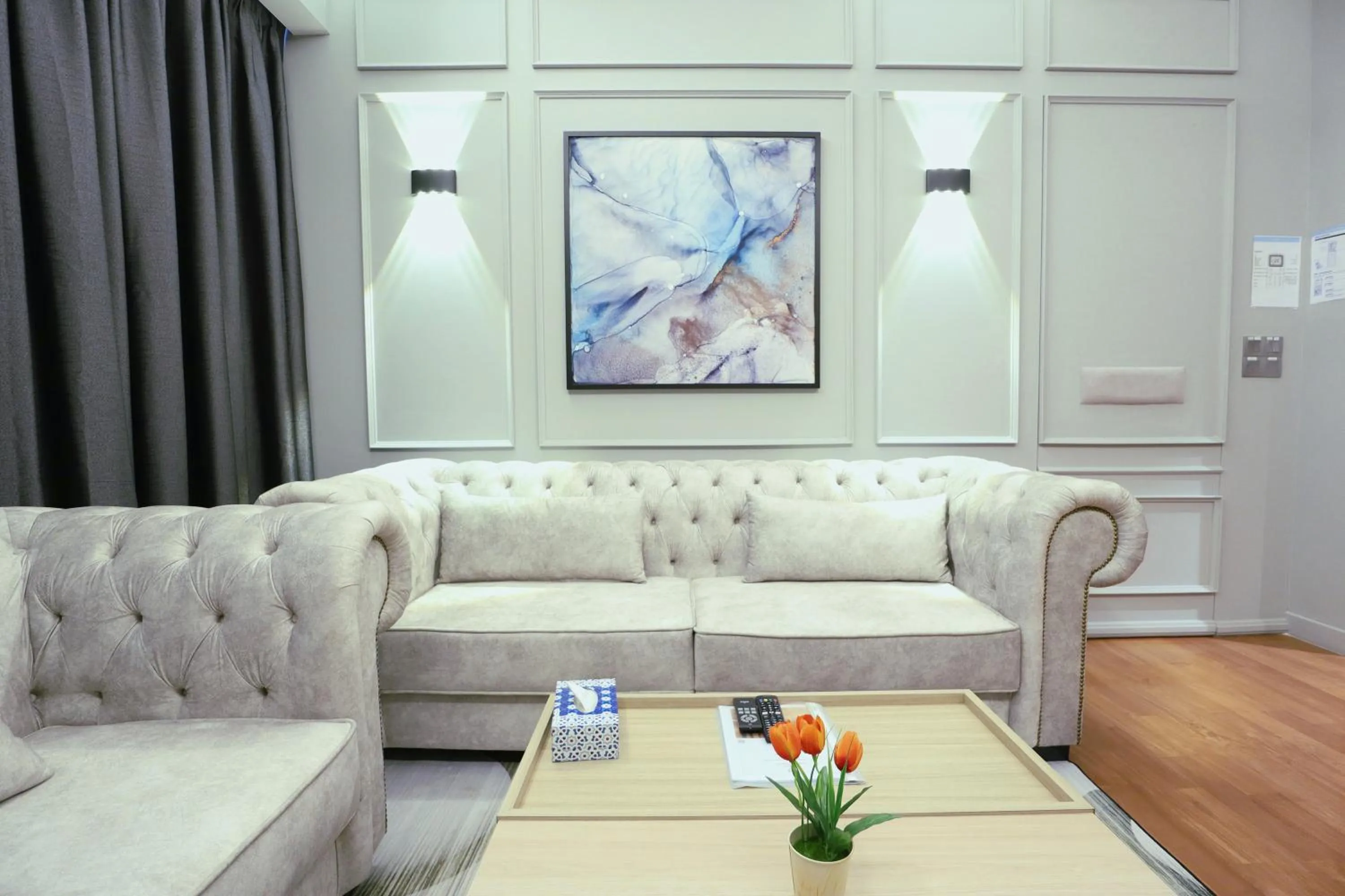 Seating area in Leo Guesthouse at Anggun Residence Suite