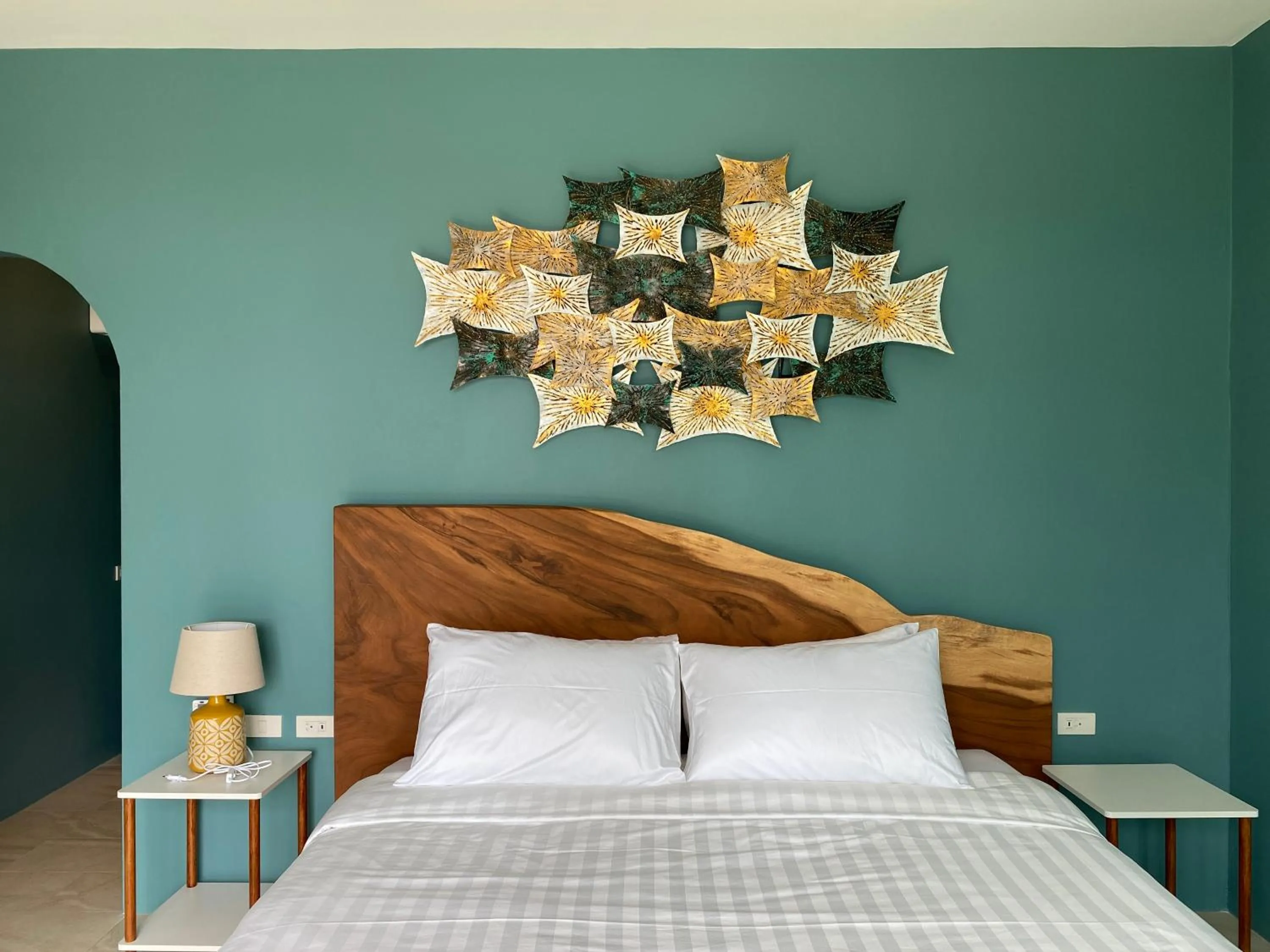 Bed in Le Petit Saint Tropez