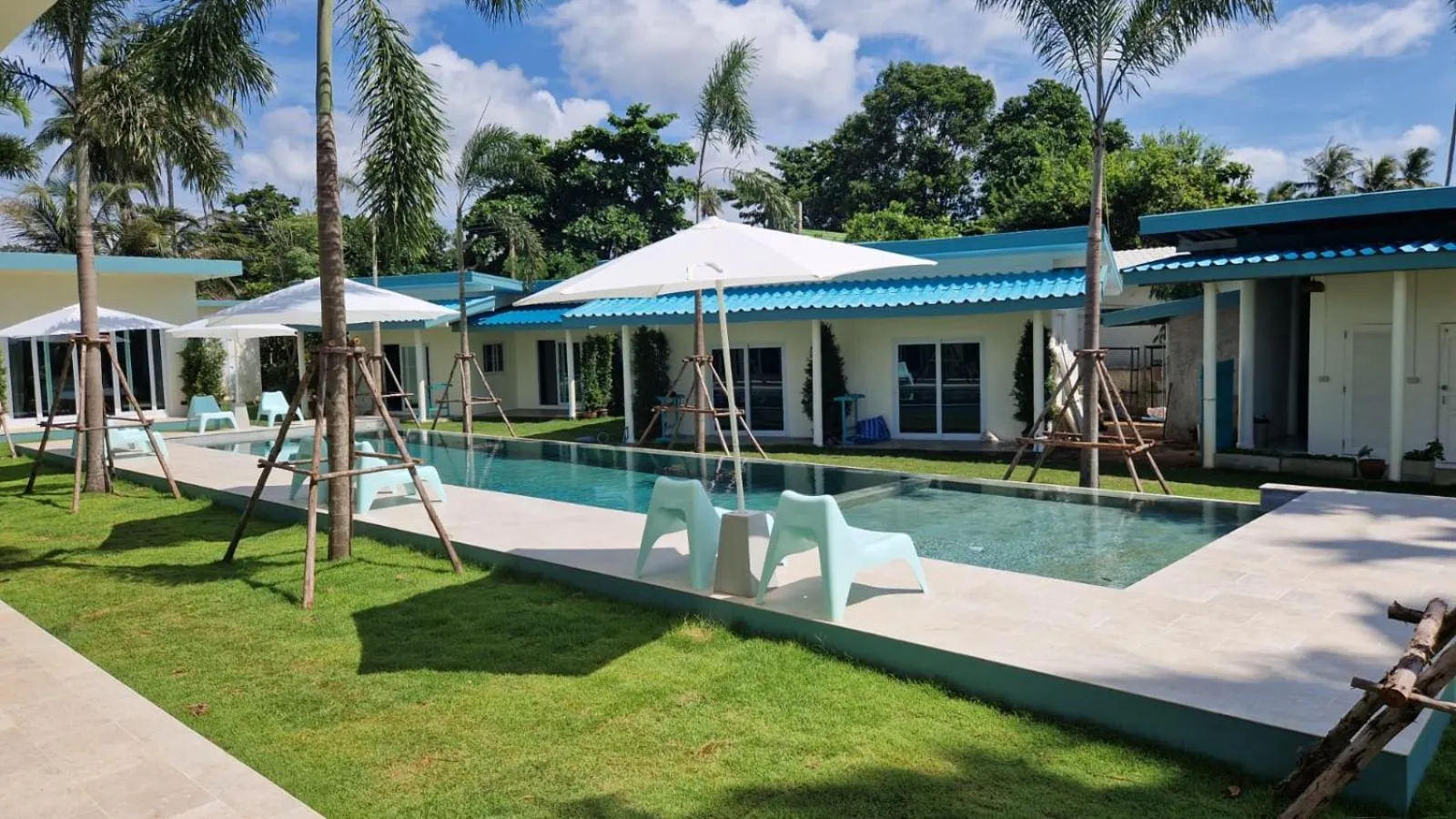 Property building in Le Petit Saint Tropez