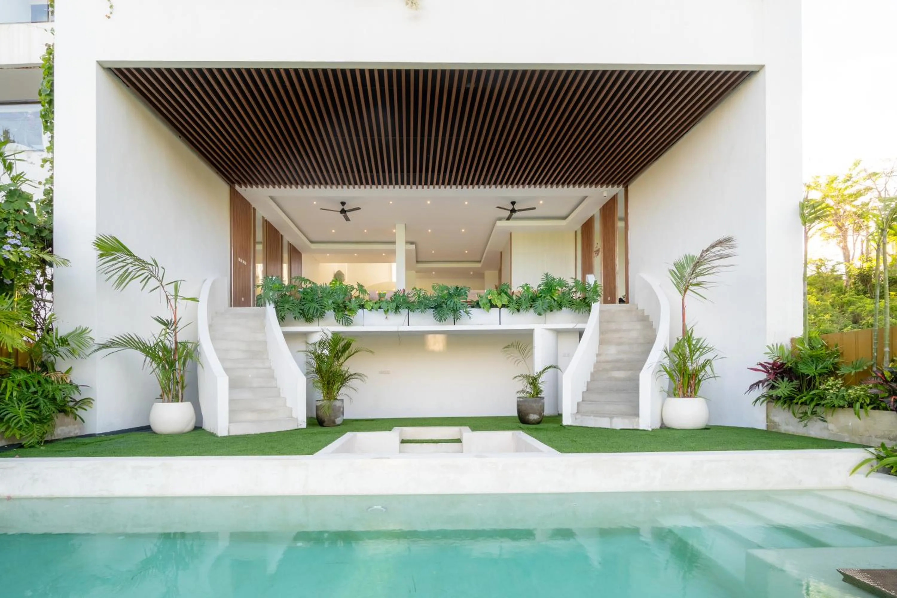 Garden view in Villa Cliffo by Premier Hospitality Asia