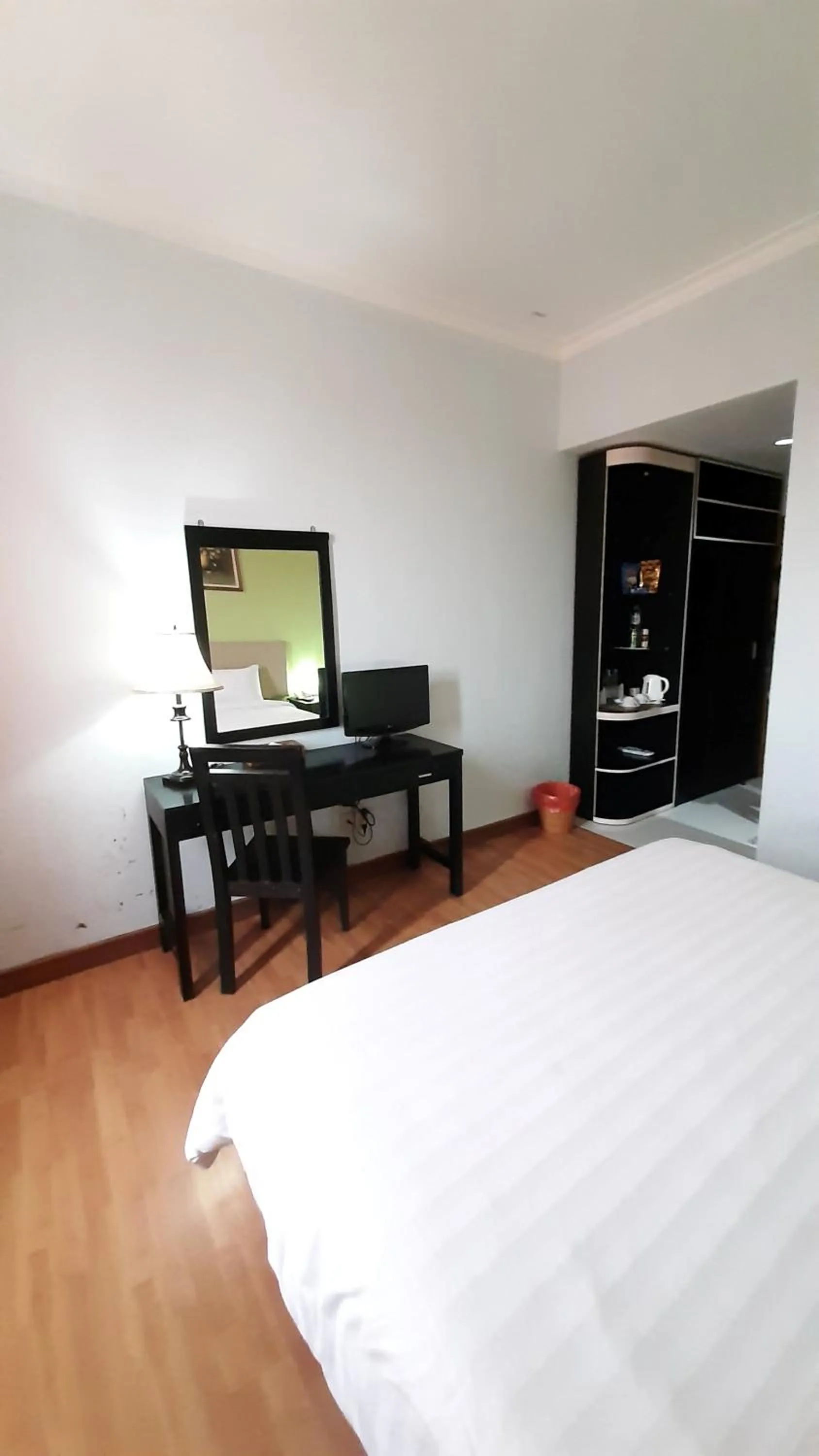 Bedroom, Bed in Hotel Prasasti Pacitan