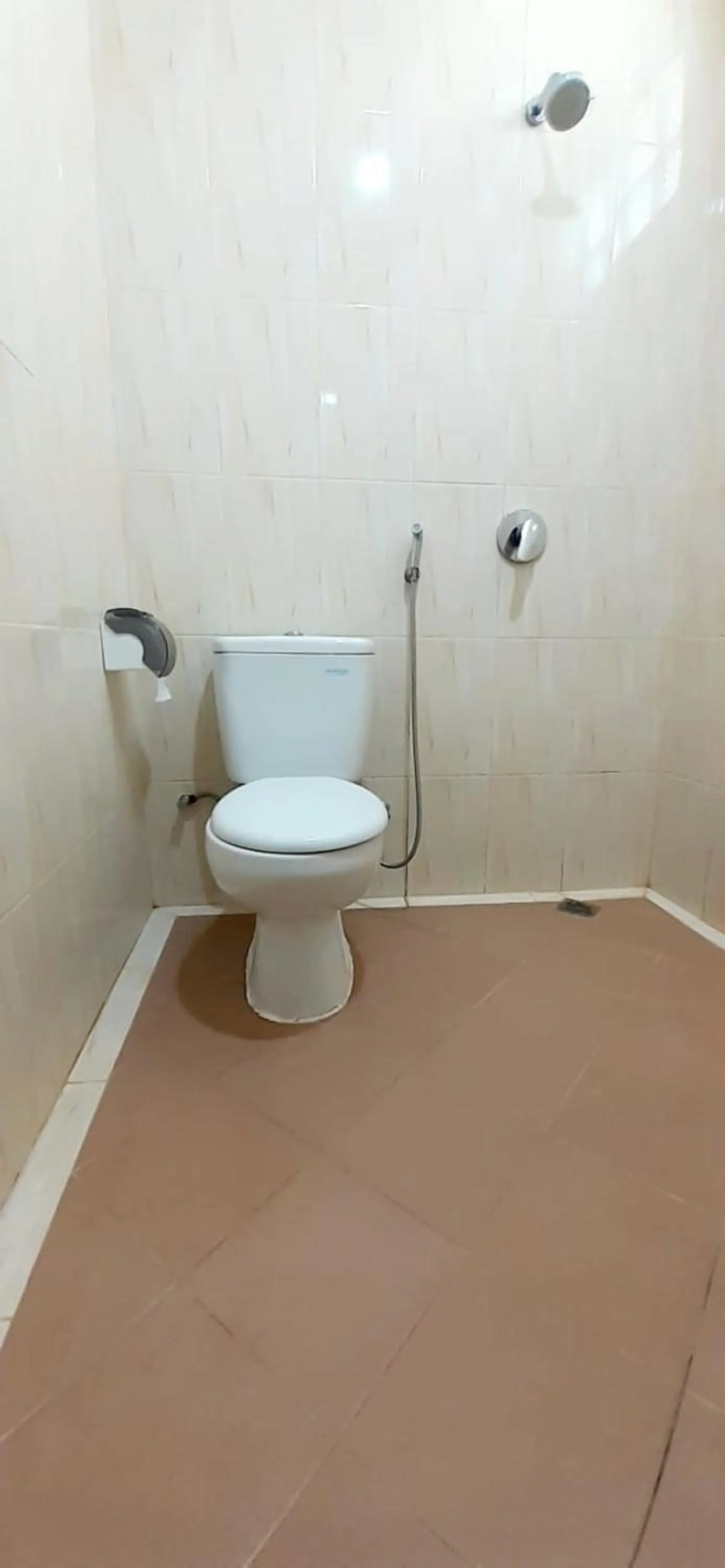 Toilet in Hotel Prasasti Pacitan